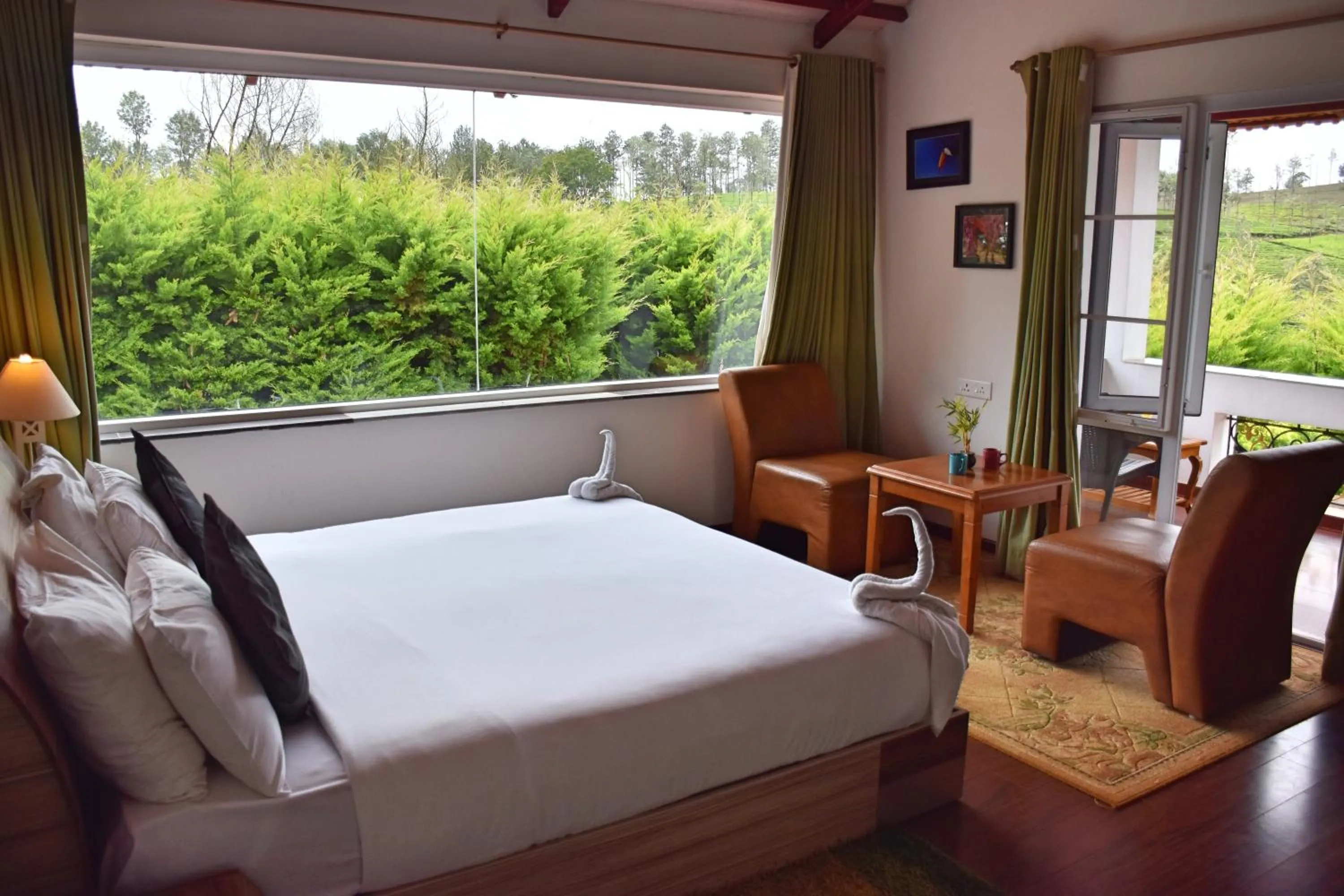 Bed in Green Nest Resort Ooty