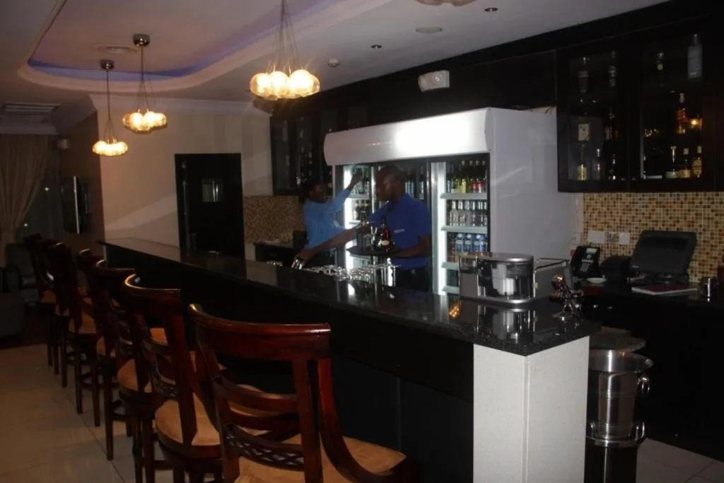 Lounge or bar in Owu Crown Hotel Ibadan