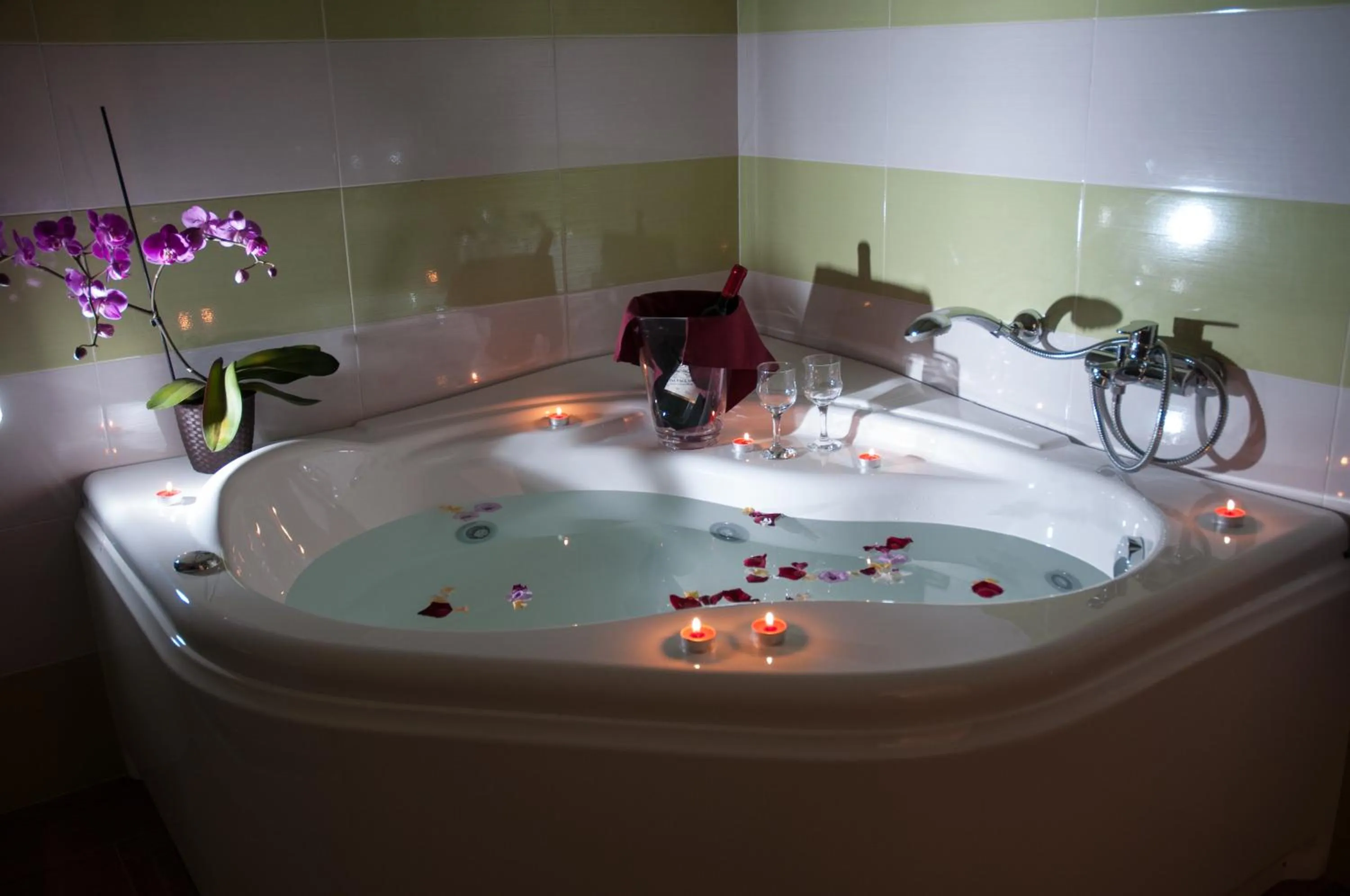 Hot Tub in Hotel Donna Carmela Sede Unica a Sciacca