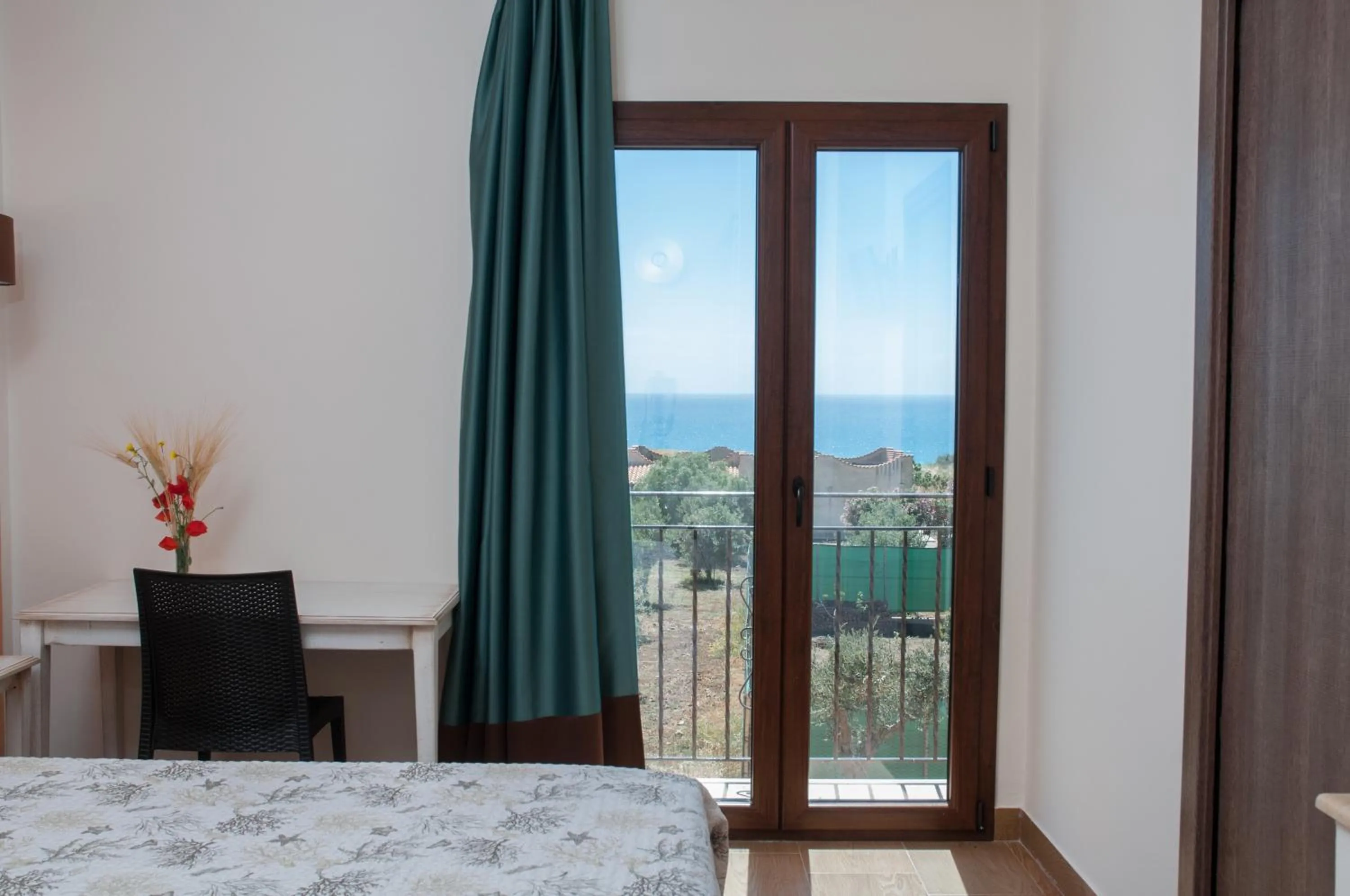 View (from property/room), Bed in Hotel Donna Carmela Sede Unica a Sciacca