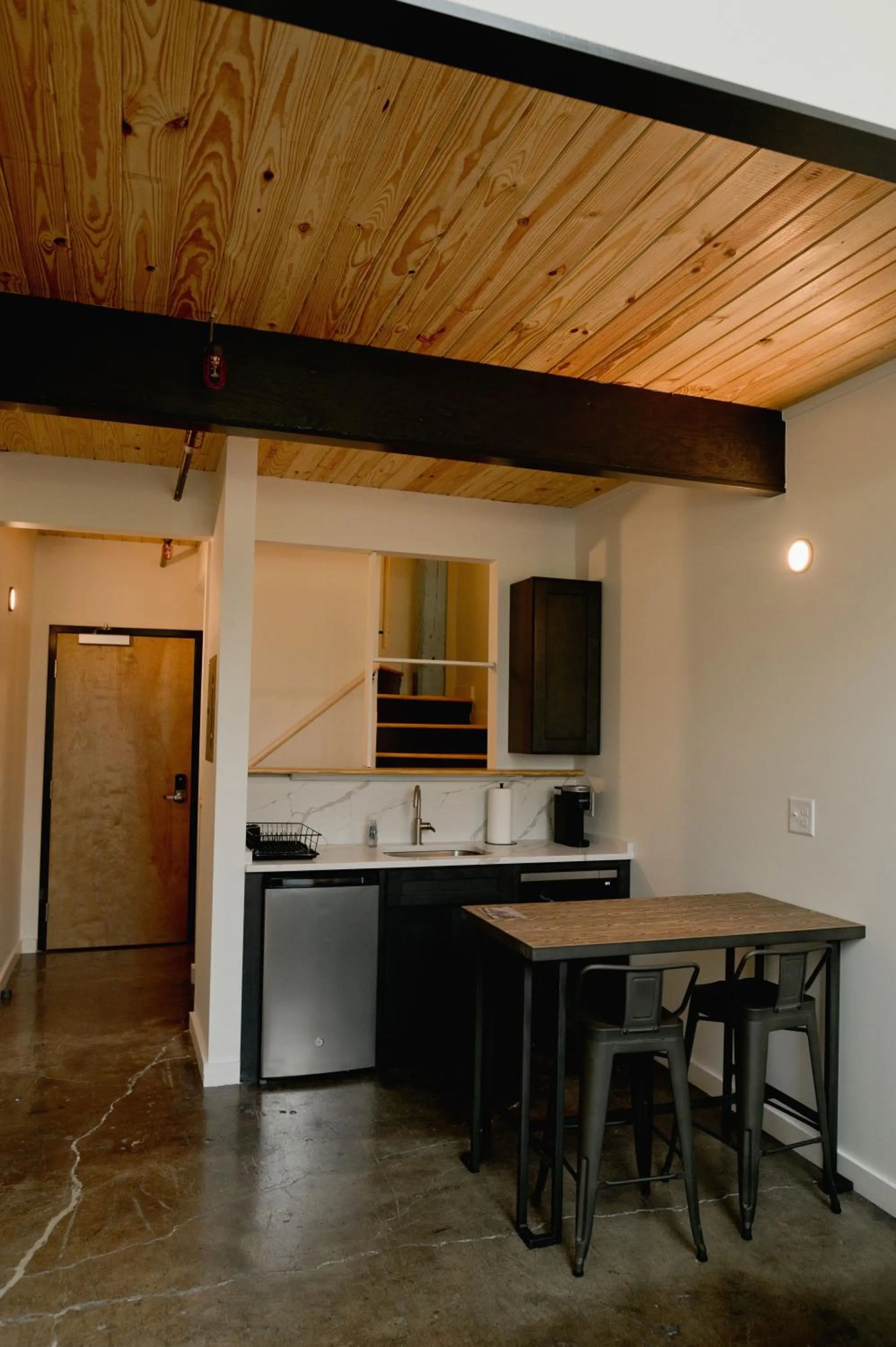 Kitchen or kitchenette in Loom Room Retreat