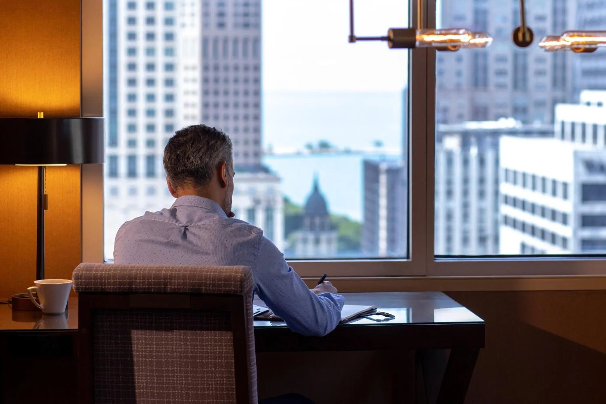 Property building in Omni Chicago Hotel