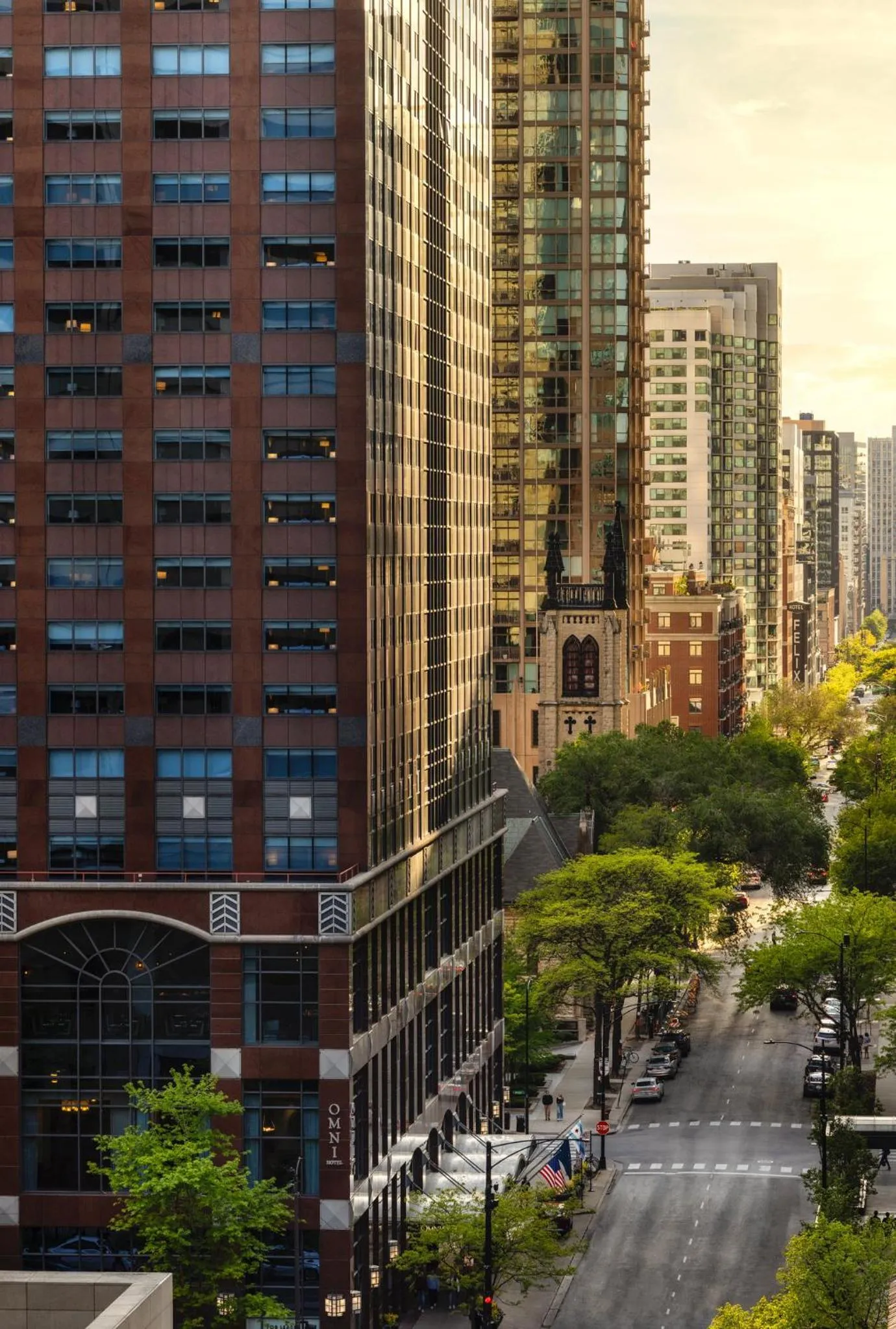 Property building in Omni Chicago Hotel