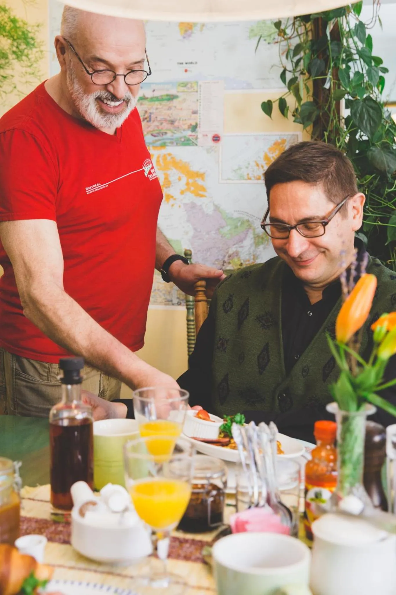 Breakfast in Maison Des Jardins B & B