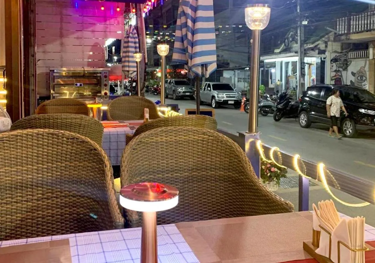 Restaurant/places to eat in Le Saint Germain