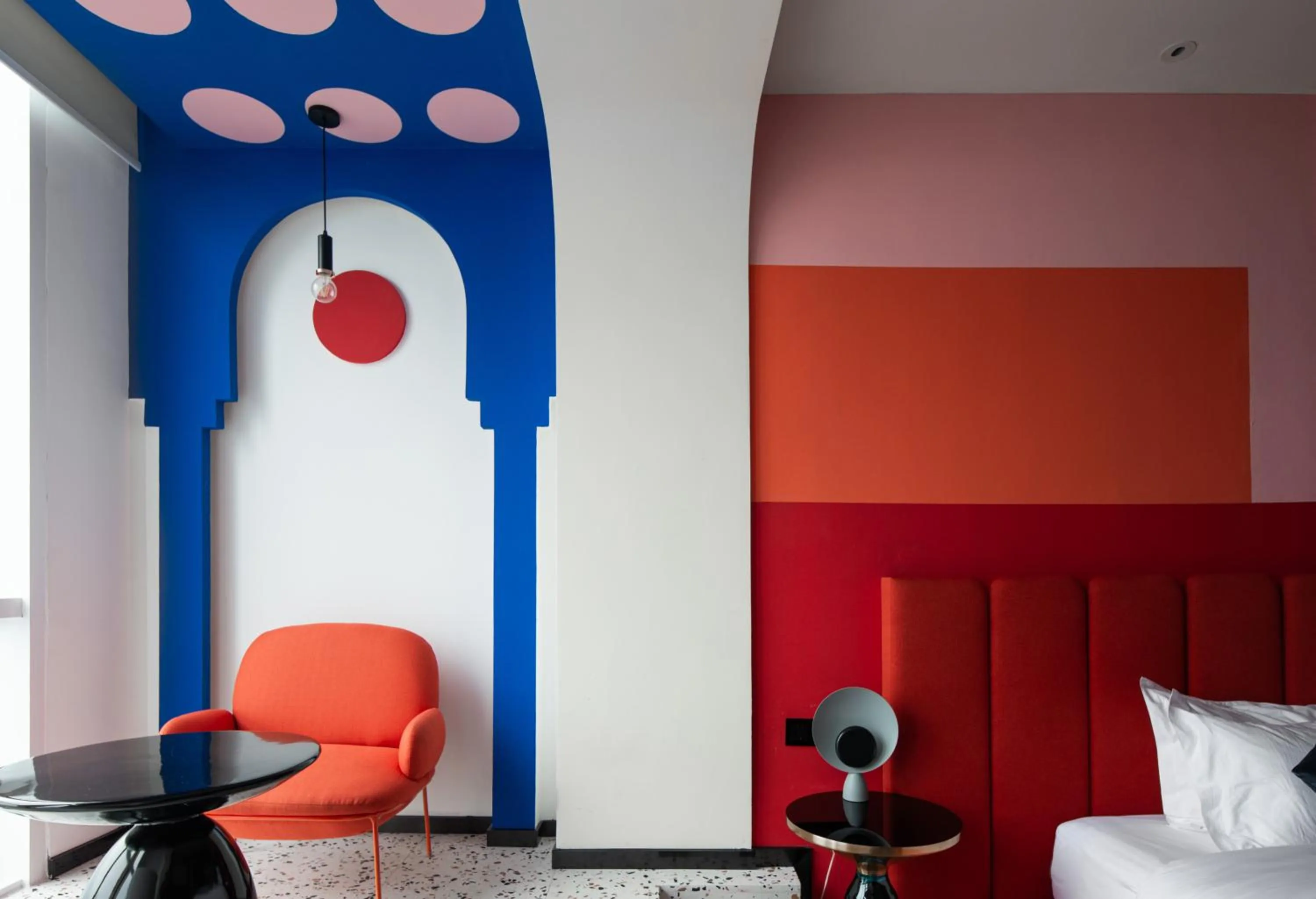 Seating area, Bed in ReVia Skyline River View Hotel Chongging