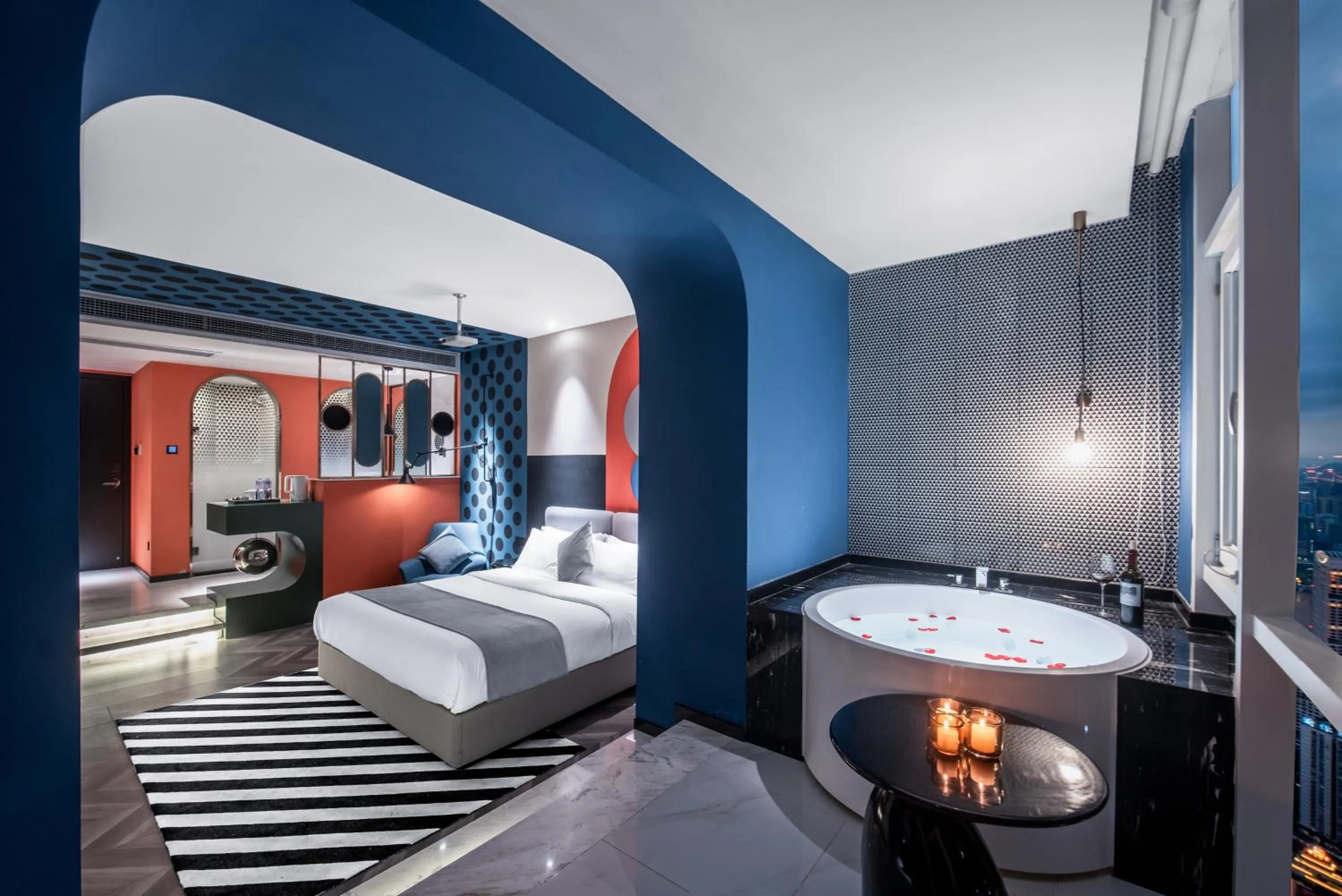 Bed in ReVia Skyline River View Hotel Chongging