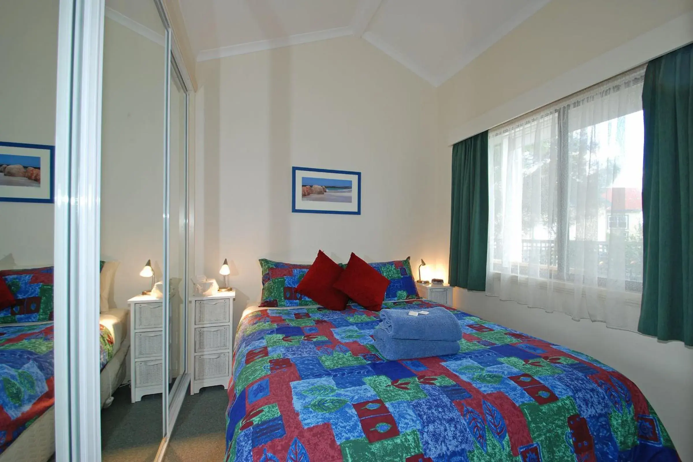 ExecutiveTwo-Bedroom Family Cabin in Triabunna Cabin & Caravan Park ExecutiveTwo-Bedroom Family Cabin in Triabunna Cabin & Caravan Park