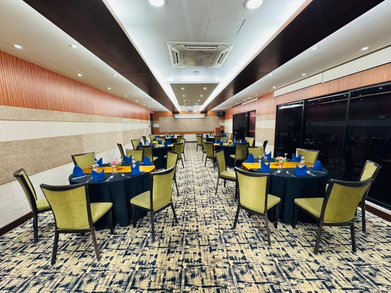 Banquet/Function facilities in Royal Park Residence Hotel