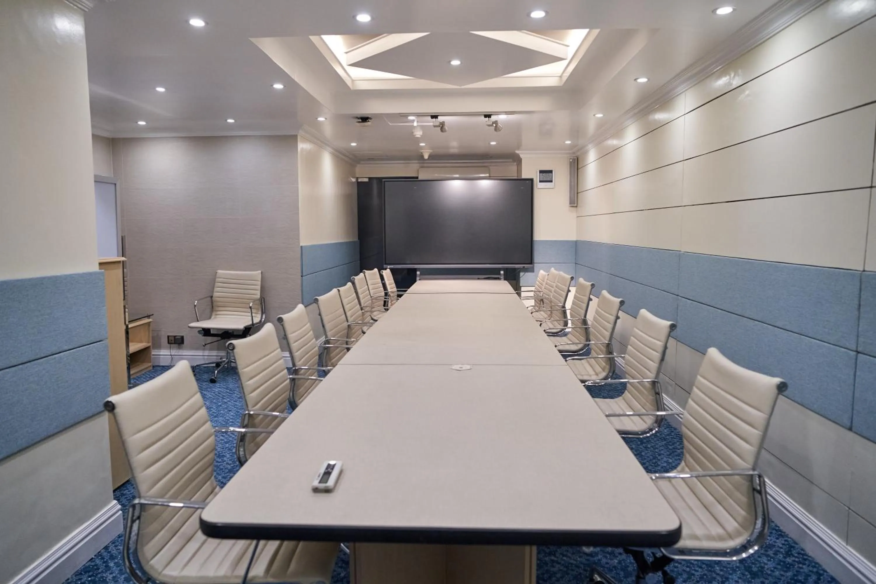 Meeting/conference room in Royal Park Residence Hotel
