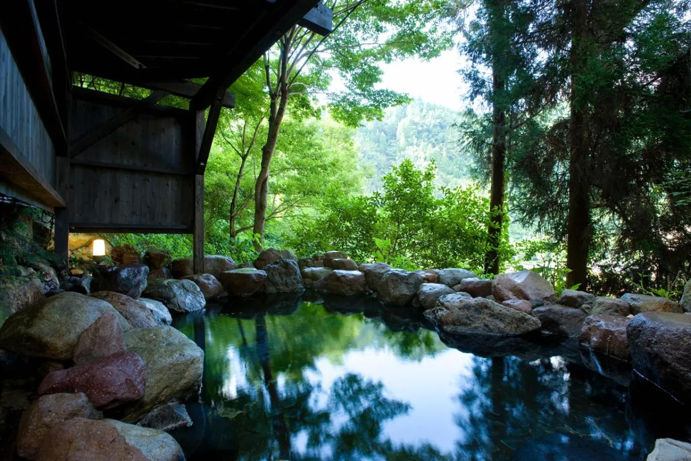 Hot Spring Bath in Shinshiyo