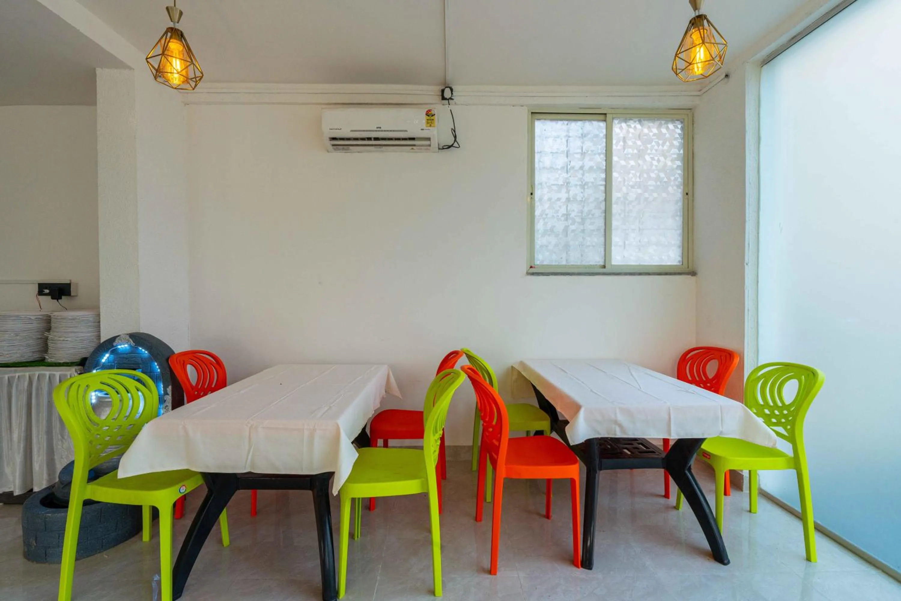 Restaurant/places to eat in Treebo The Tree, Hinjewadi