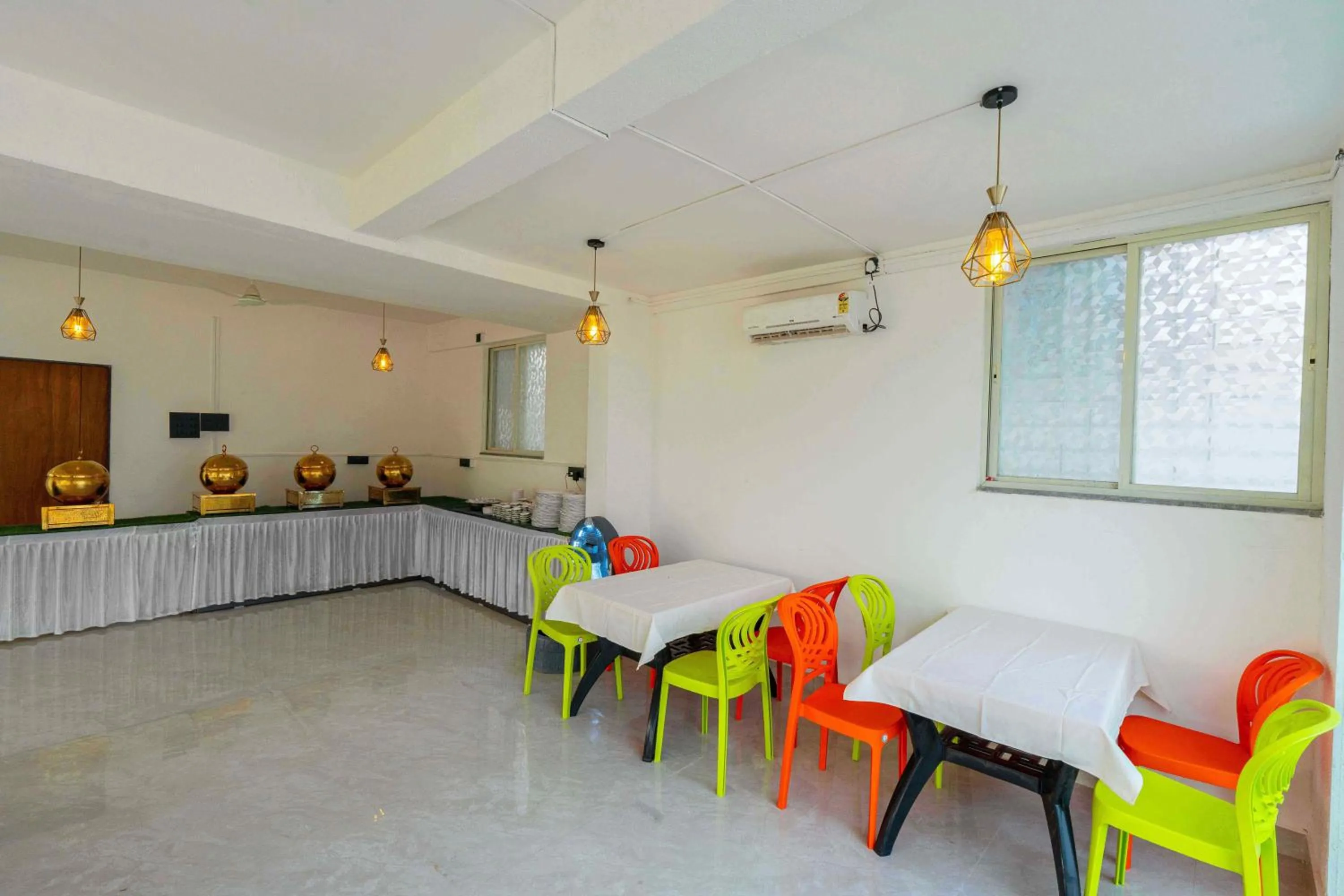 Restaurant/places to eat in Treebo The Tree, Hinjewadi