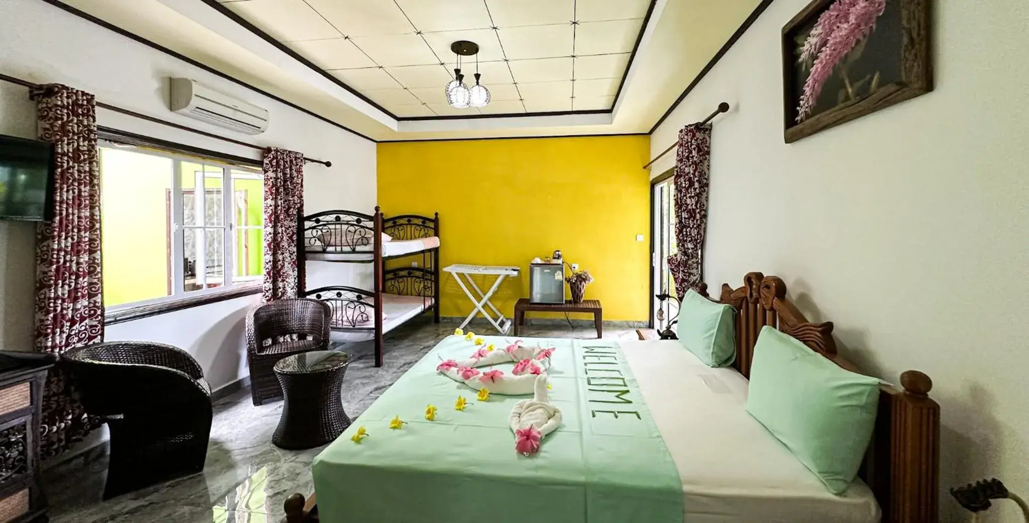 Family Room with Garden View in Villa Hortensia Family Room with Garden View in Villa Hortensia