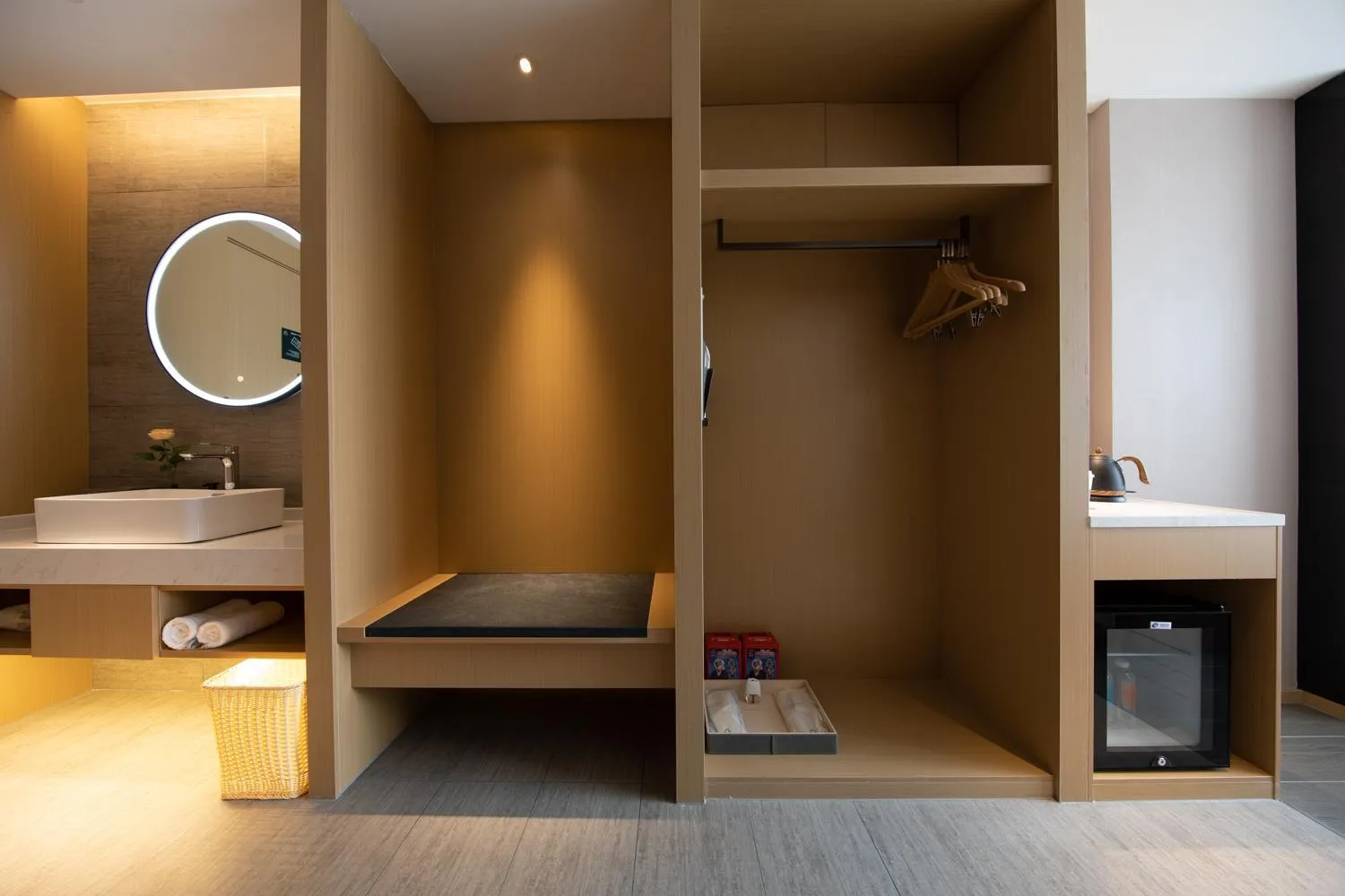 Atour Hotel Tianjin University Haiguang Temple