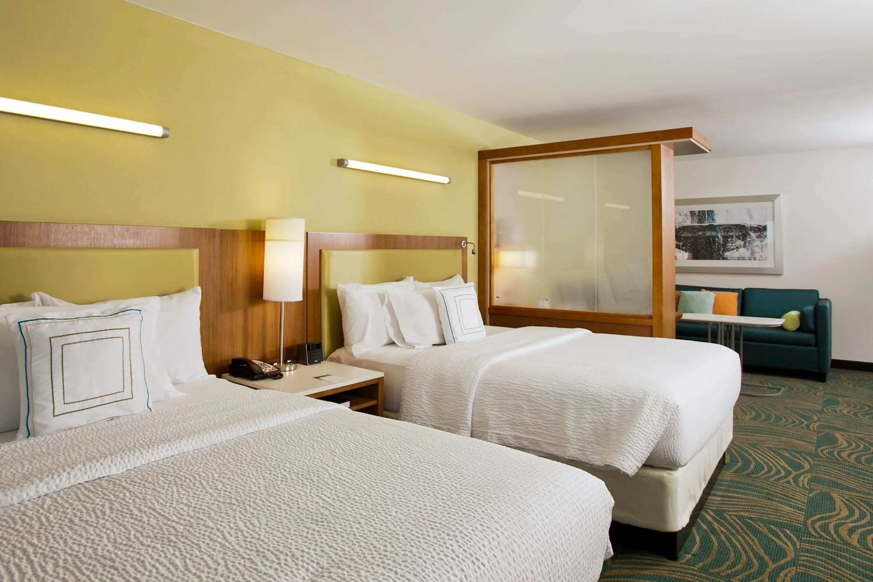 Guests, Bed in SpringHill Suites by Marriott Mobile West