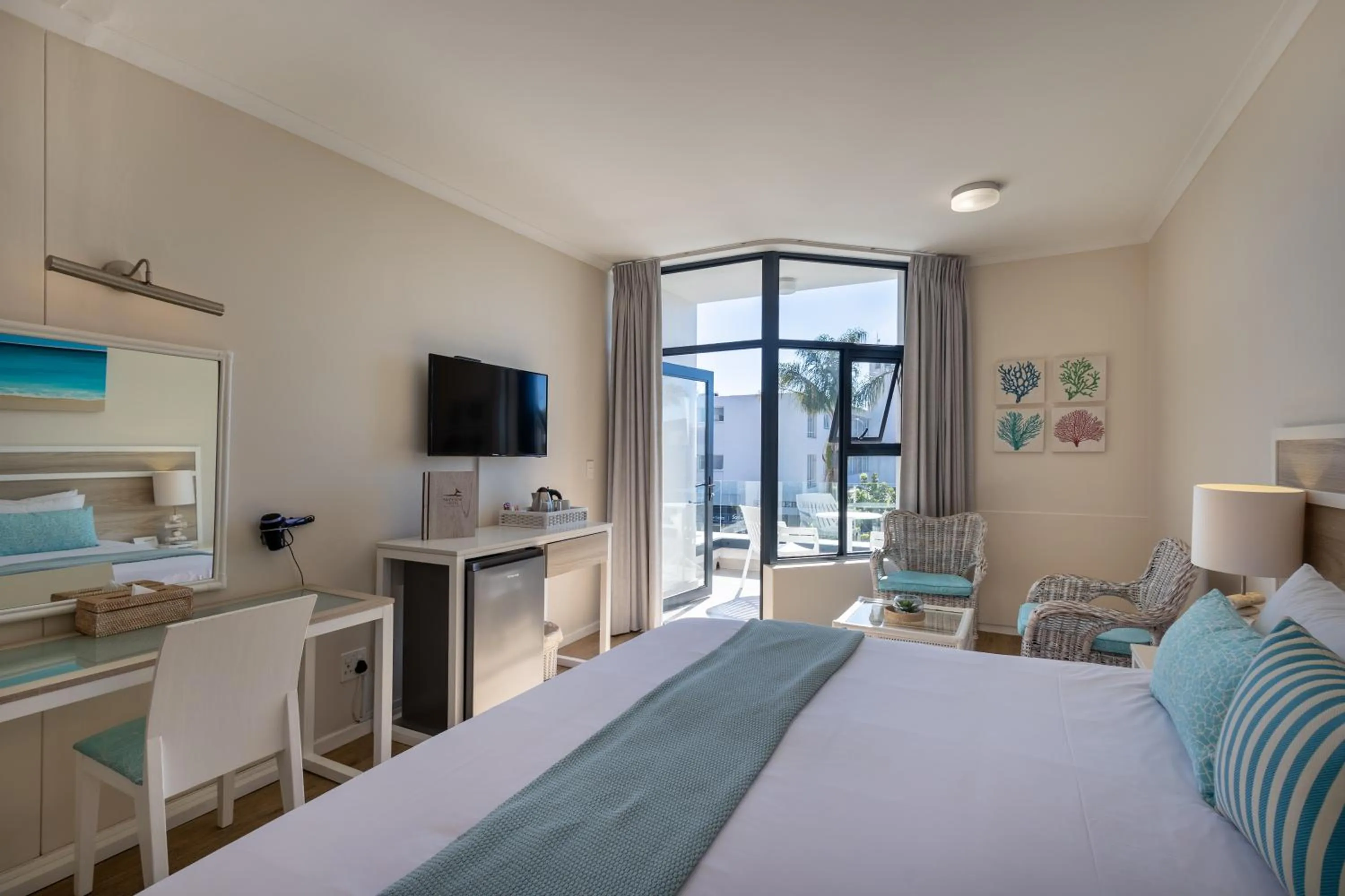 TV and multimedia, Bed in Bayview Hotel