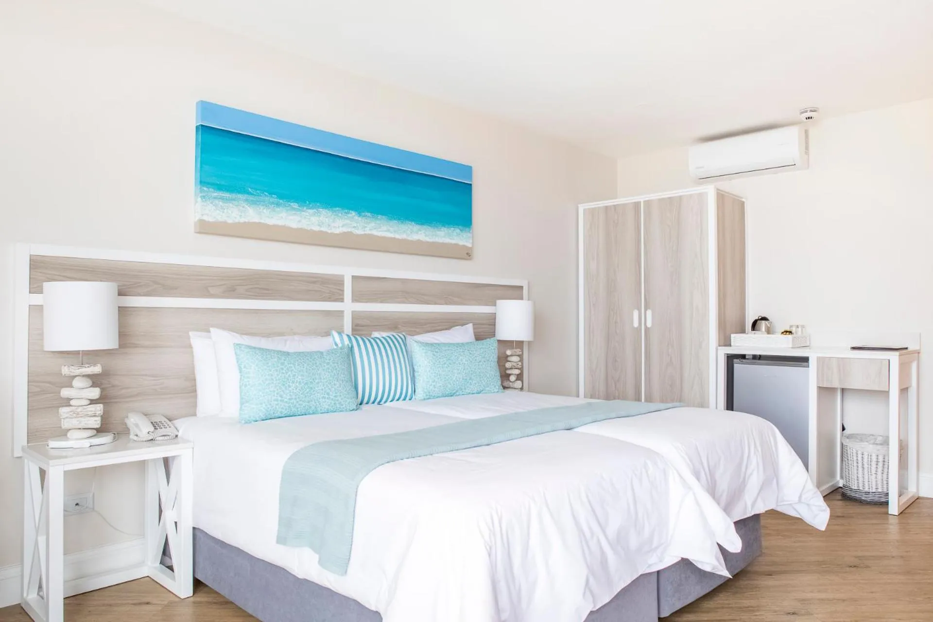 Bed in Bayview Hotel