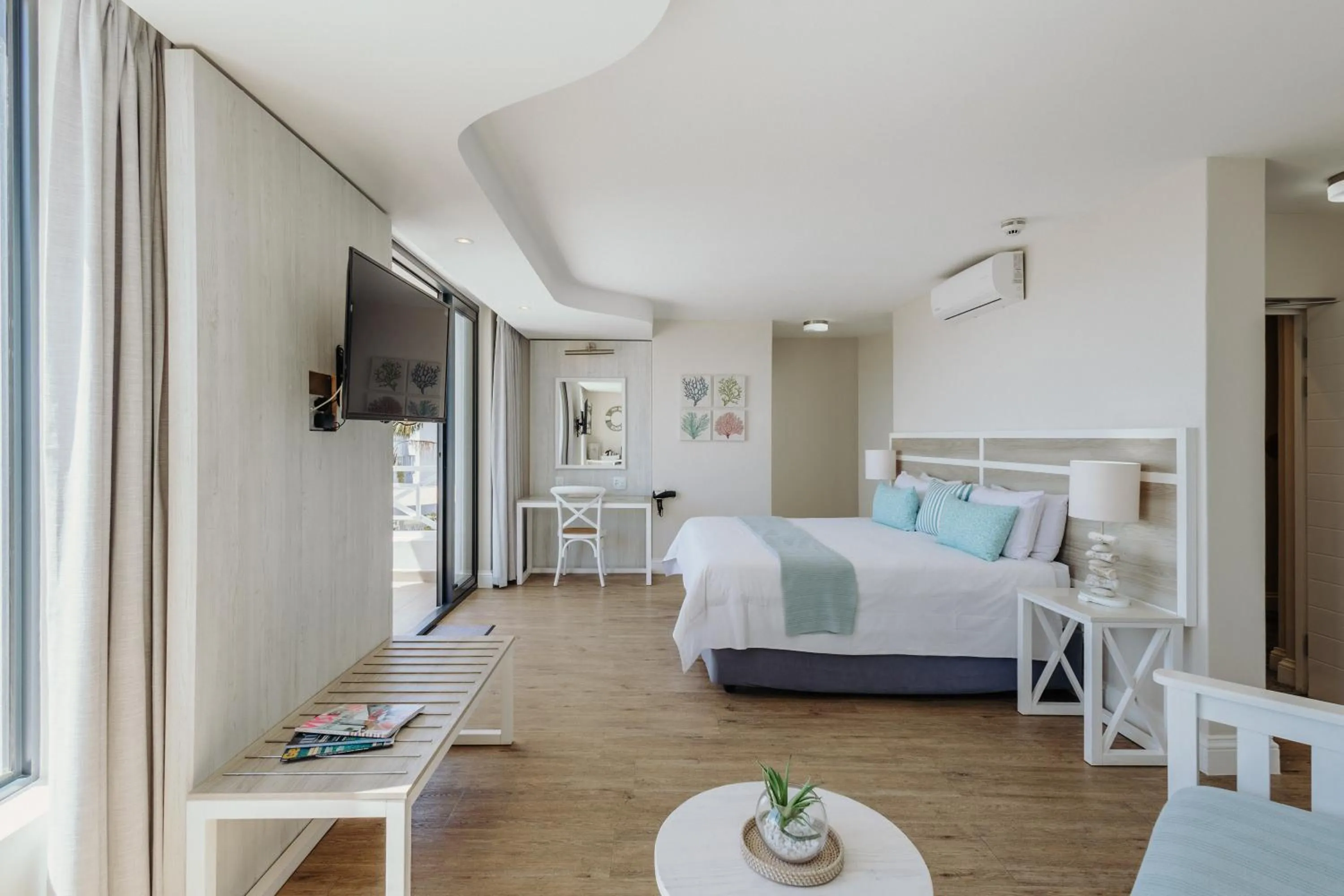 Bed in Bayview Hotel