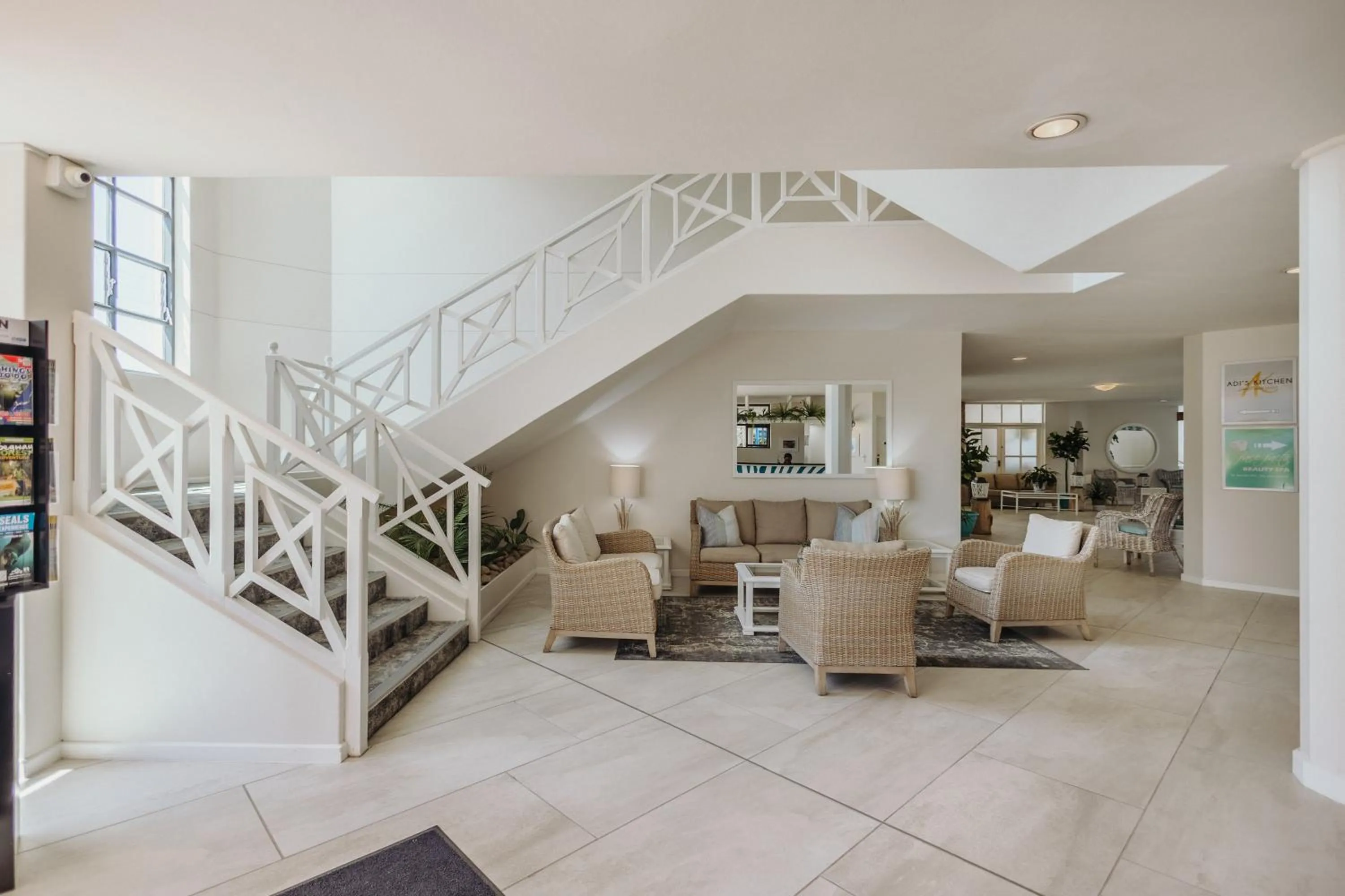 Lobby or reception in Bayview Hotel