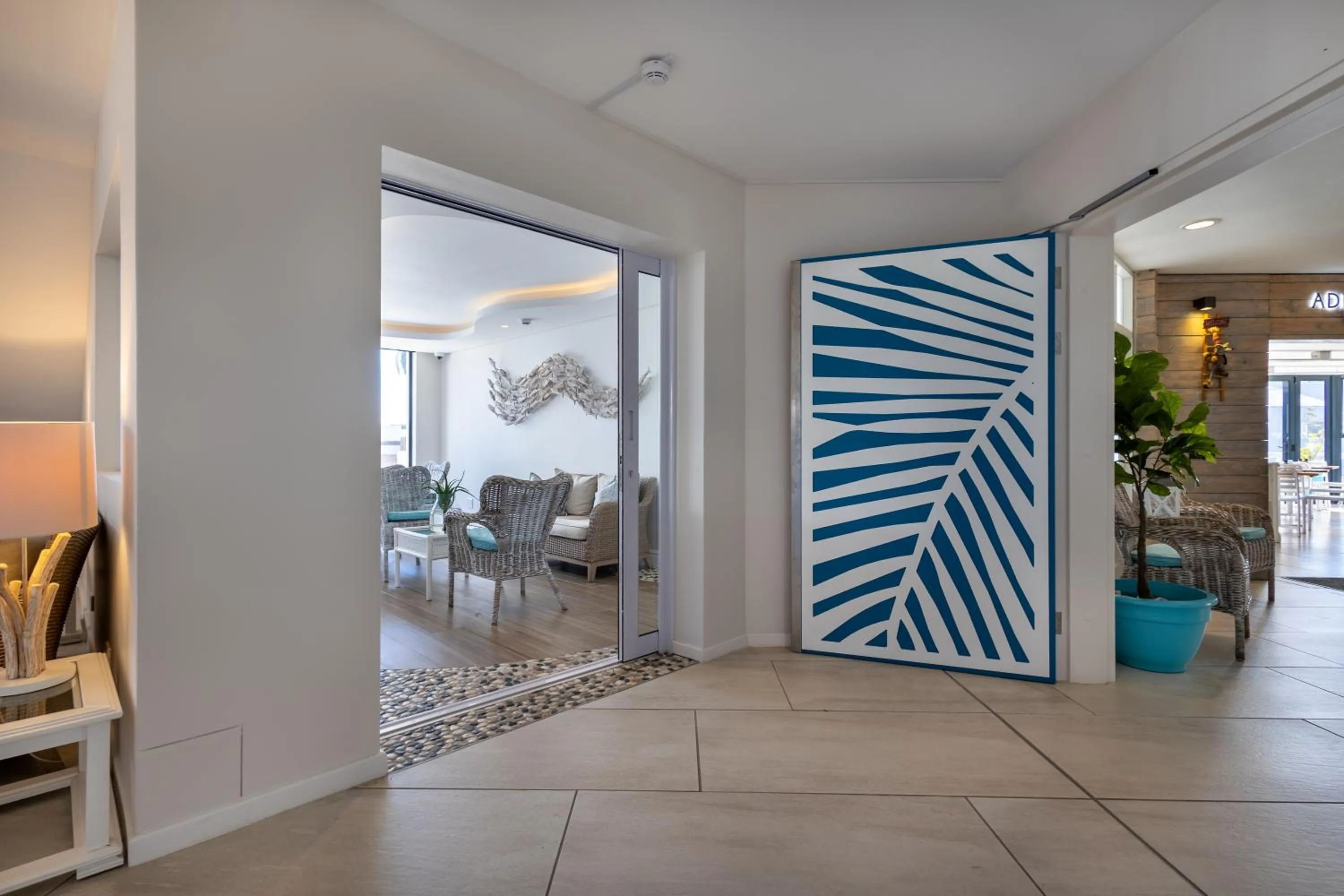 Communal lounge/ TV room in Bayview Hotel