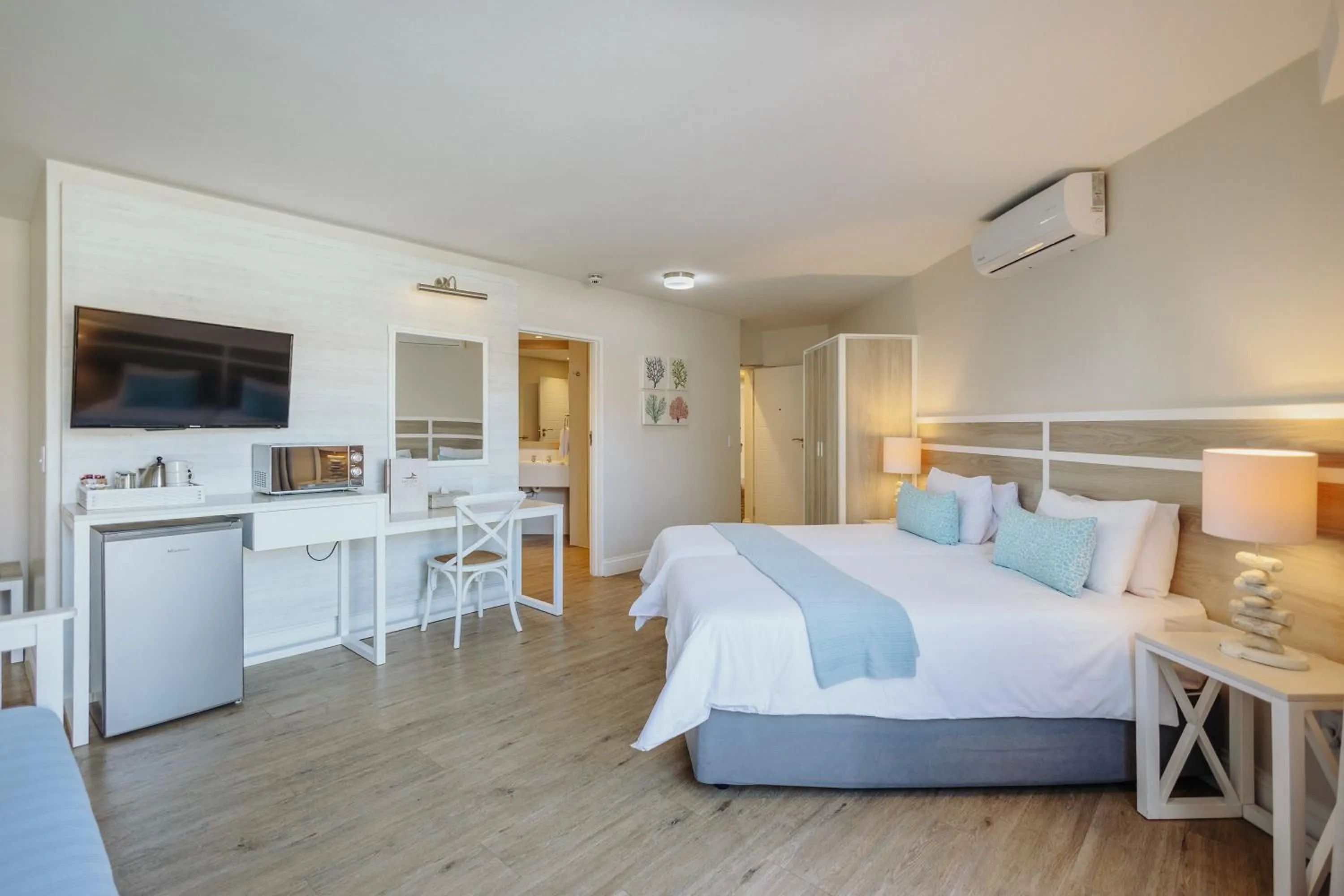 Bed in Bayview Hotel