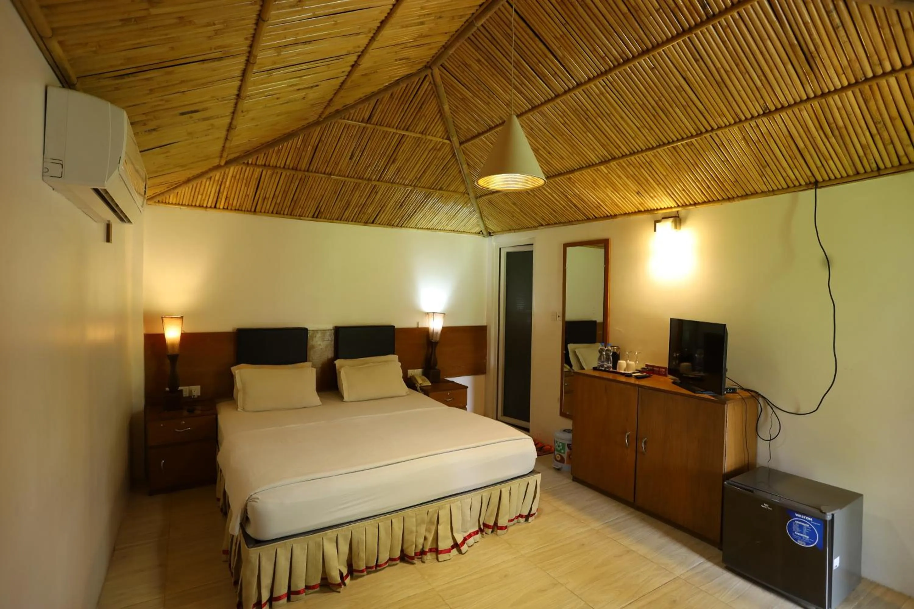 Bed in Rangauti Resort