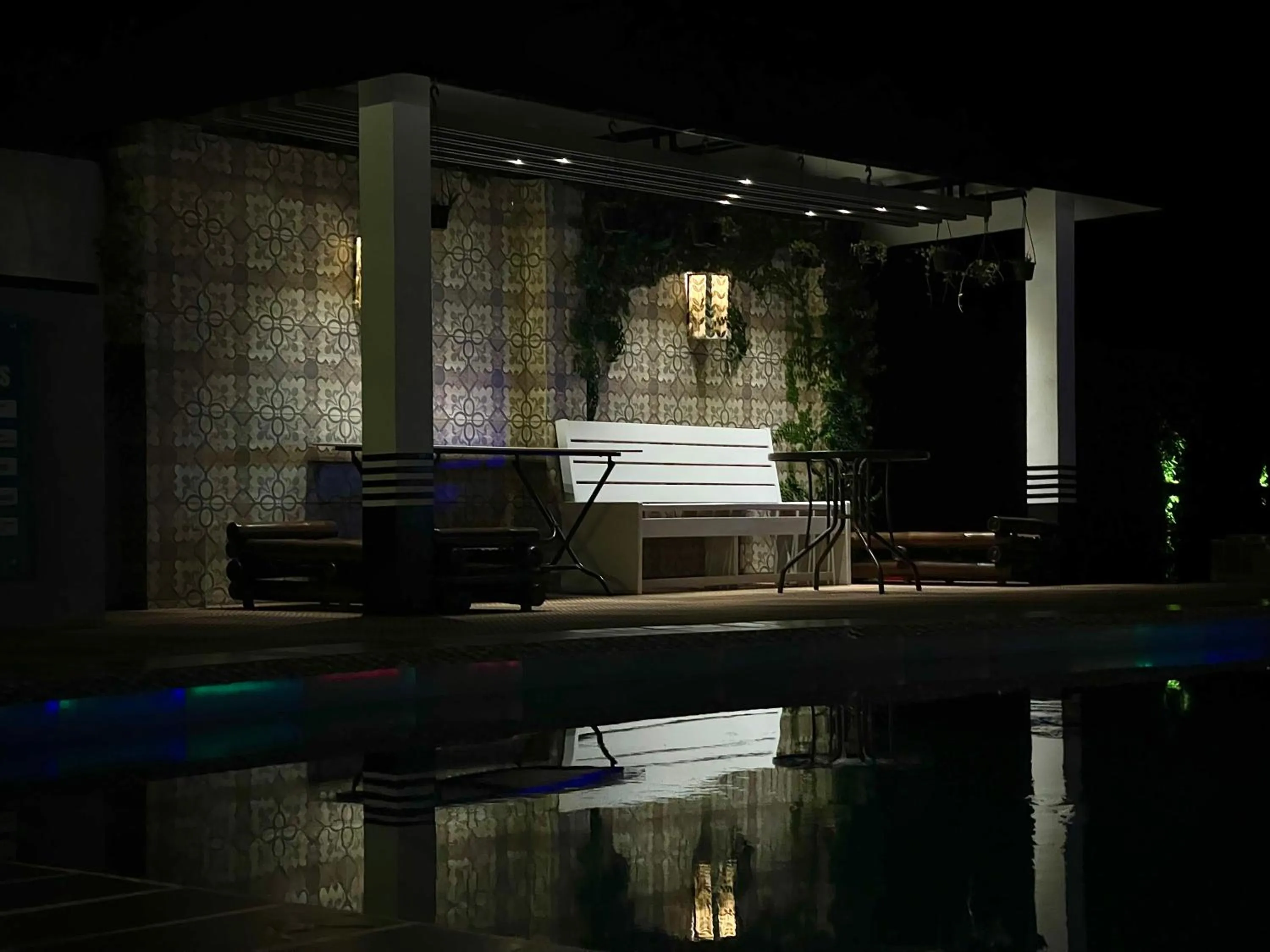 Swimming pool in Rangauti Resort