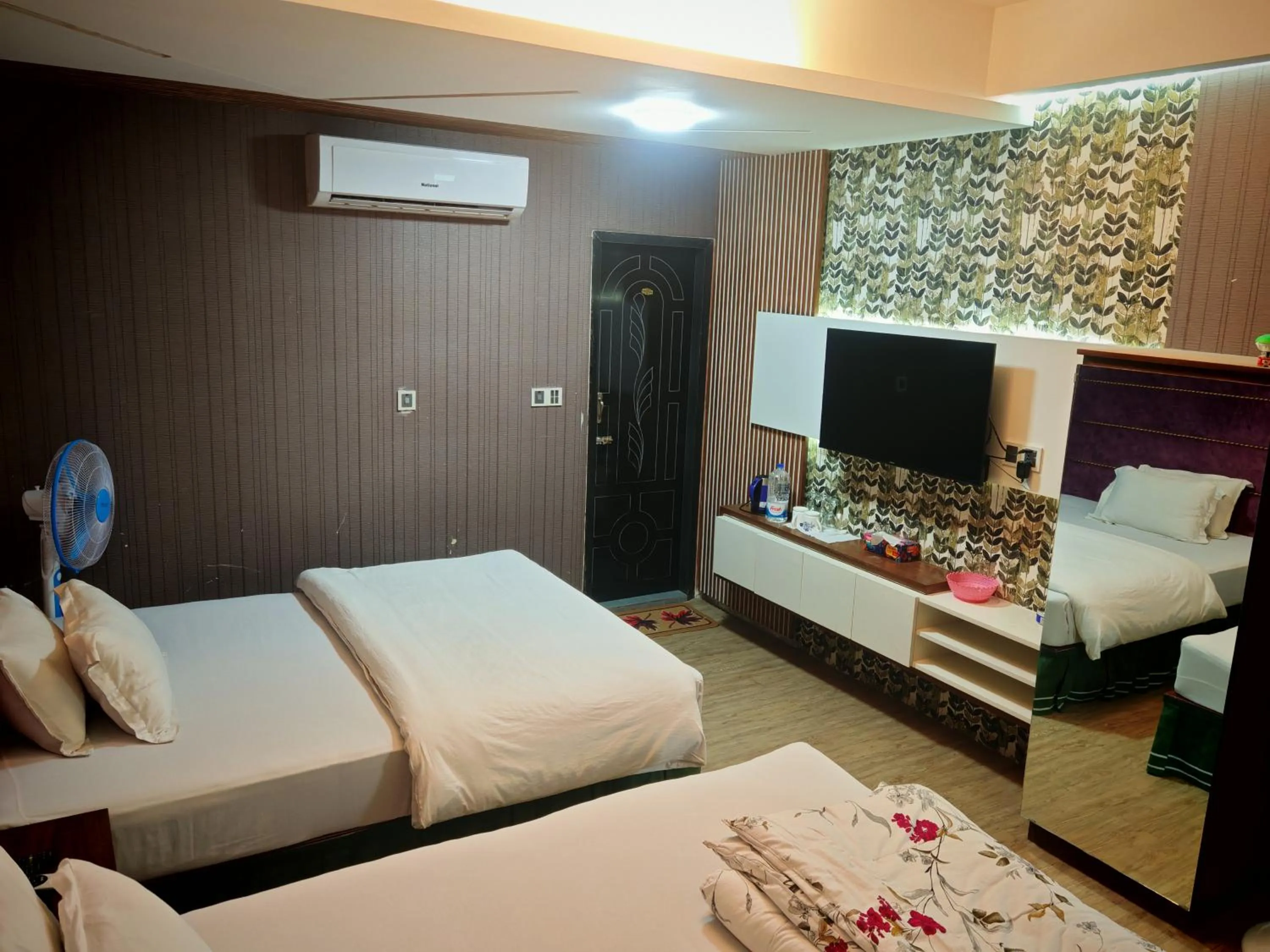 Bedroom, Bed in Rangauti Resort