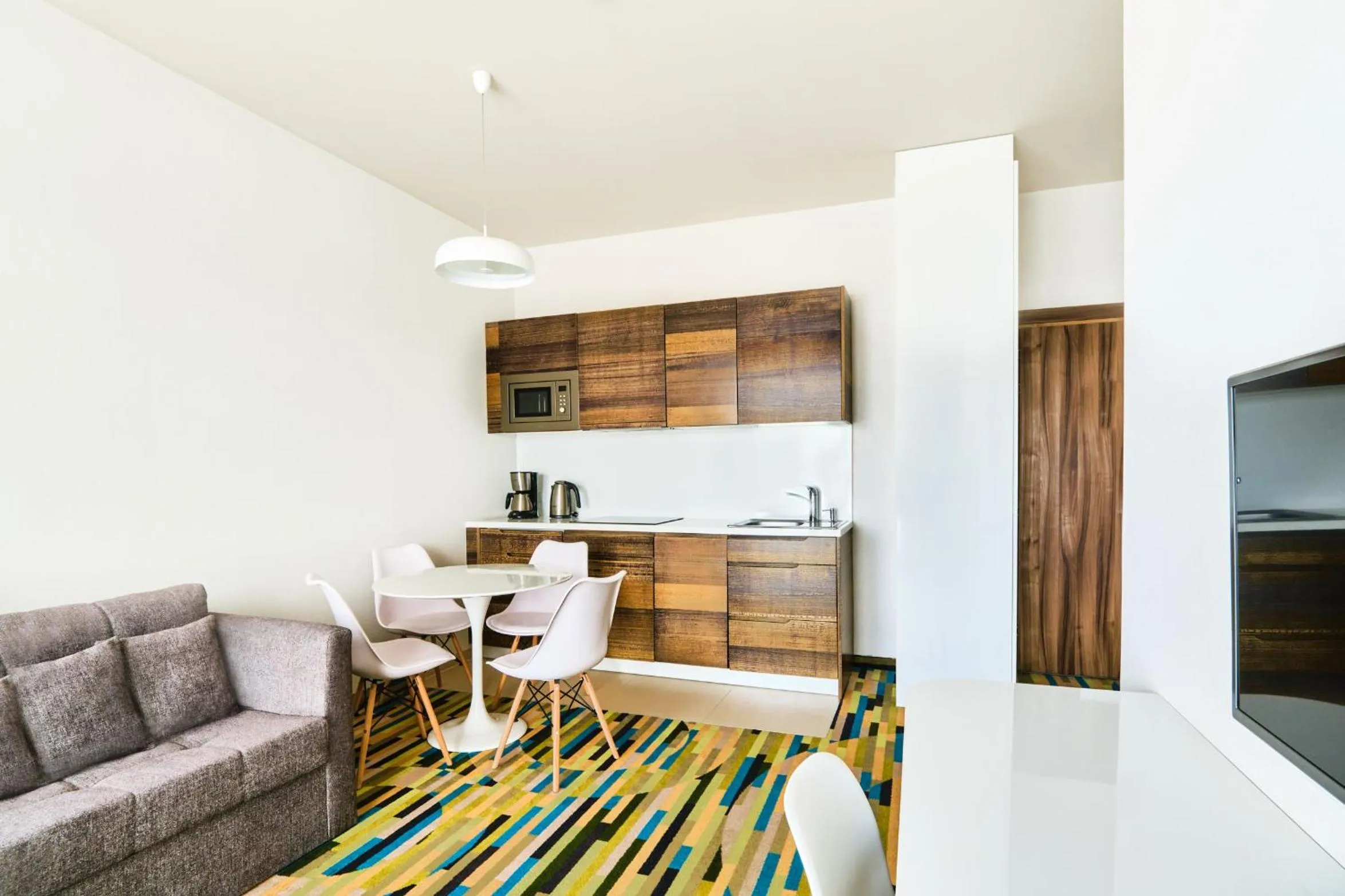 Kitchen or kitchenette in Baltic Park Molo Apartments by Zdrojowa