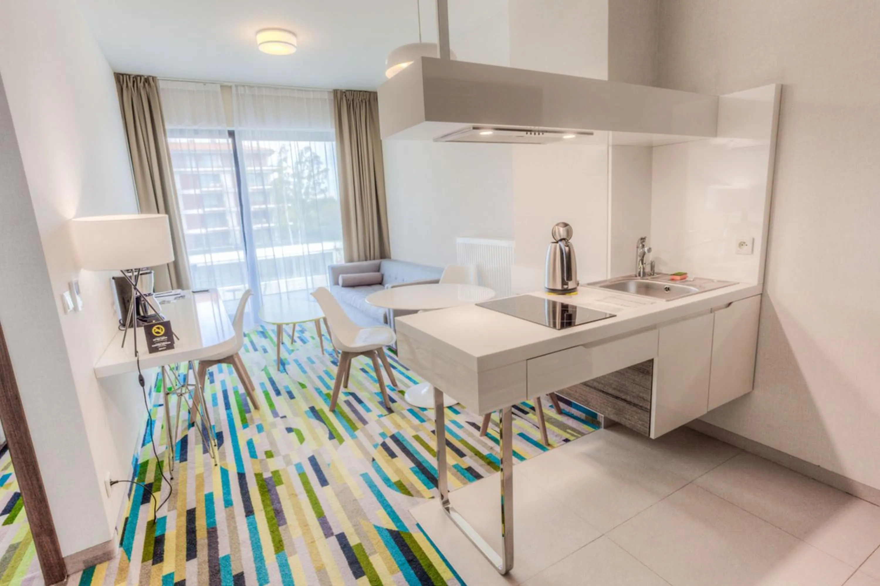 Kitchen or kitchenette in Baltic Park Molo Apartments by Zdrojowa