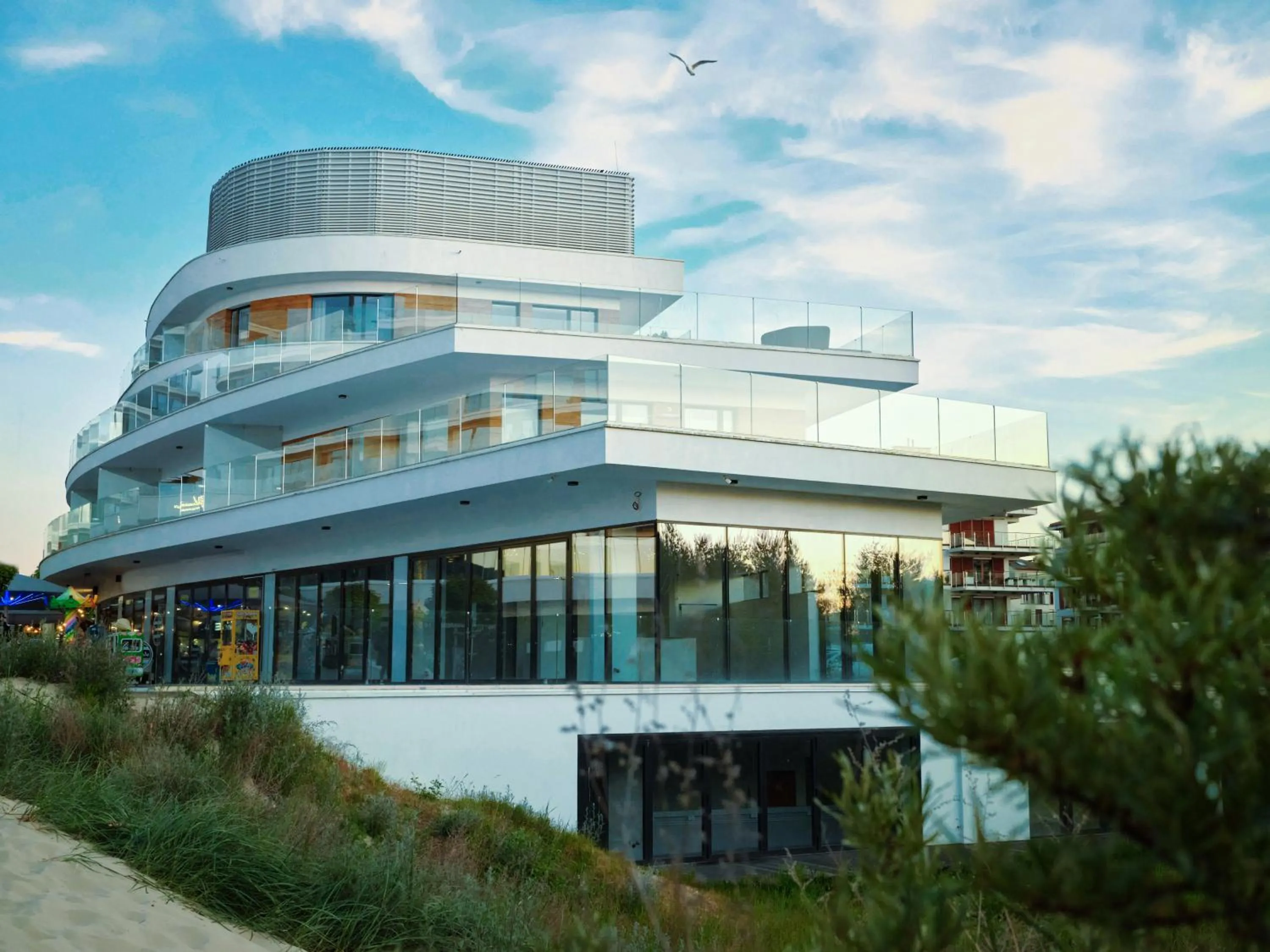 Property building in Baltic Park Molo Apartments by Zdrojowa