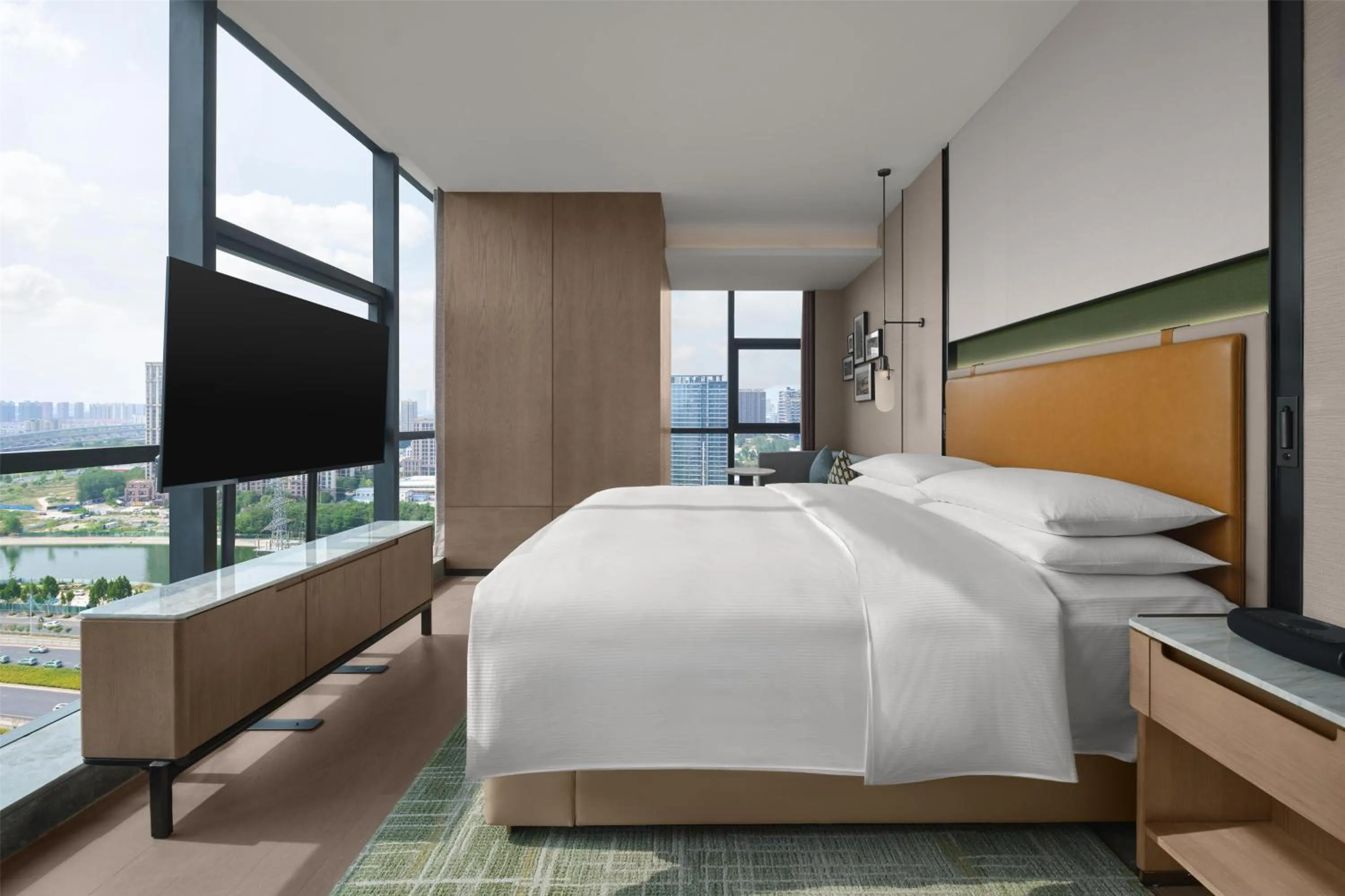 Bed in Doubletree By Hilton Zhengzhou East