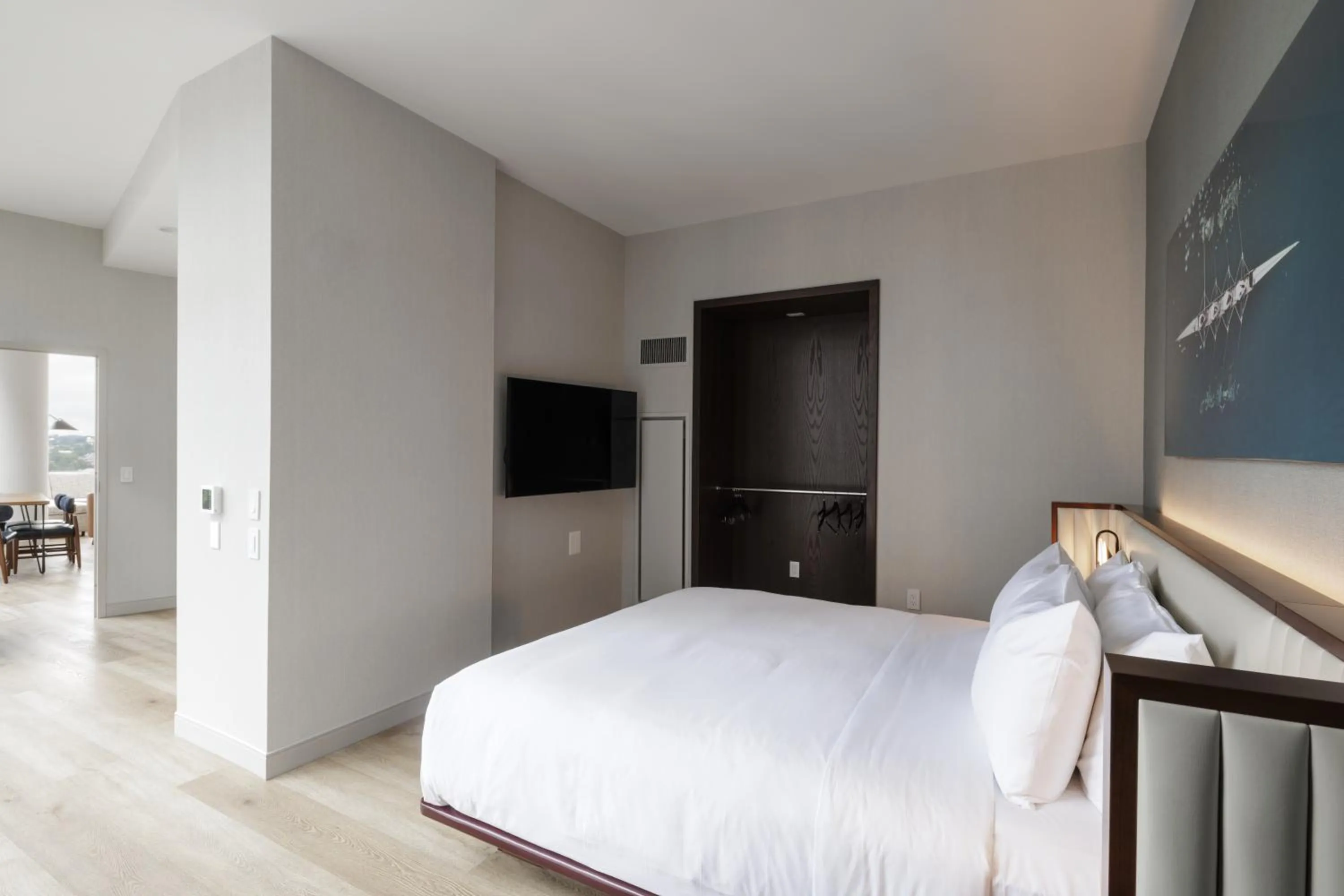 Bedroom, Bed in Hilton Arlington Rosslyn The Key