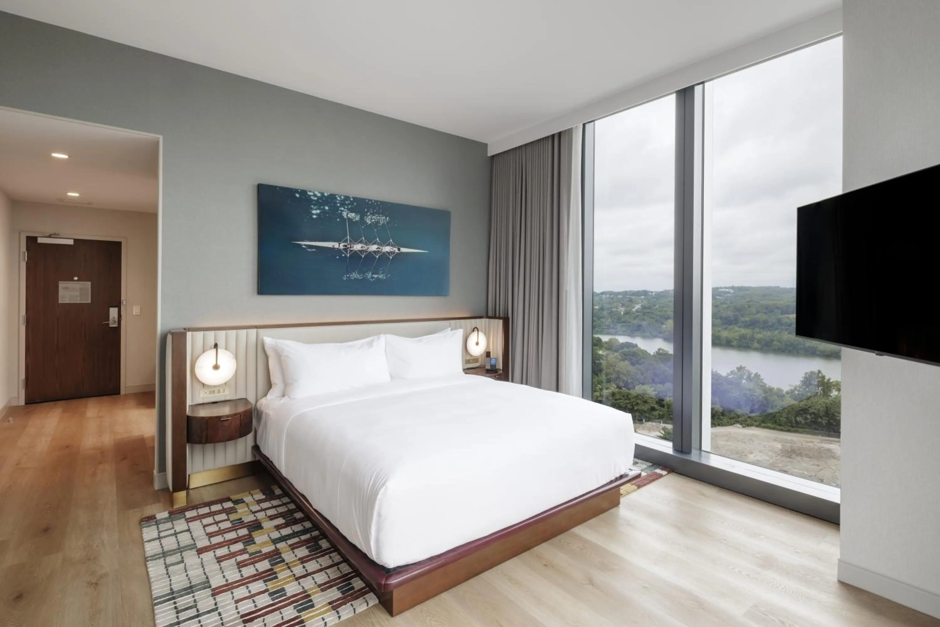 Bedroom, Bed in Hilton Arlington Rosslyn The Key