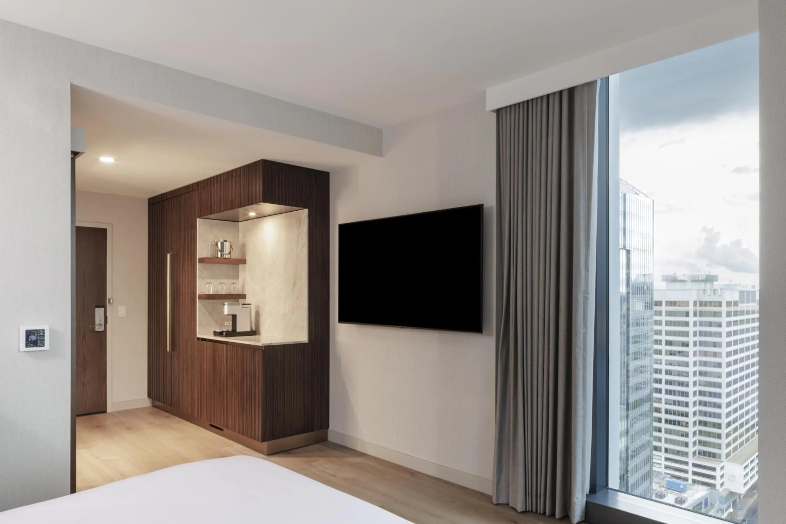 Bedroom, Bed in Hilton Arlington Rosslyn The Key