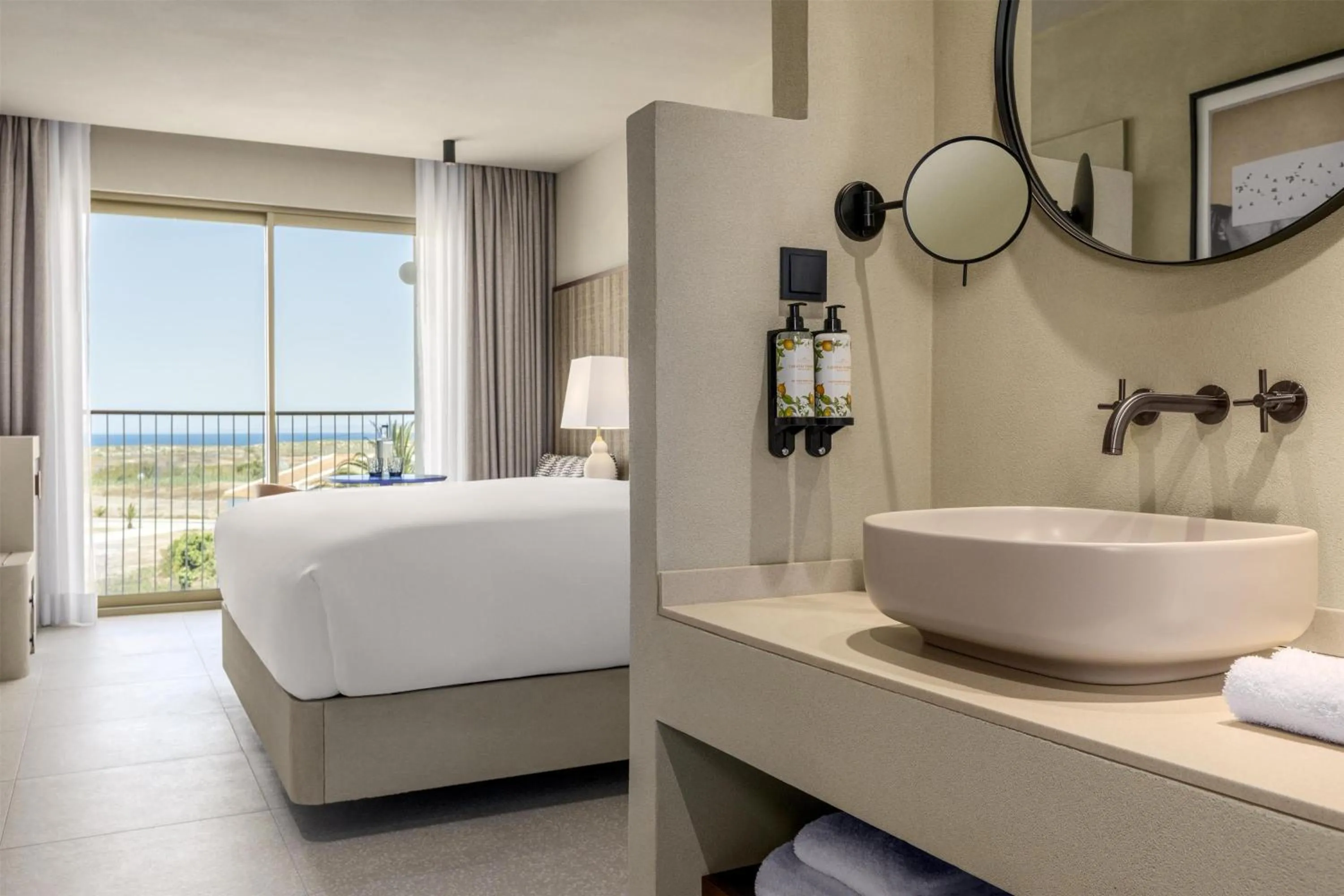 Bed in Amarello Hotel Praia Santo André, Tapestry Collection by Hilton