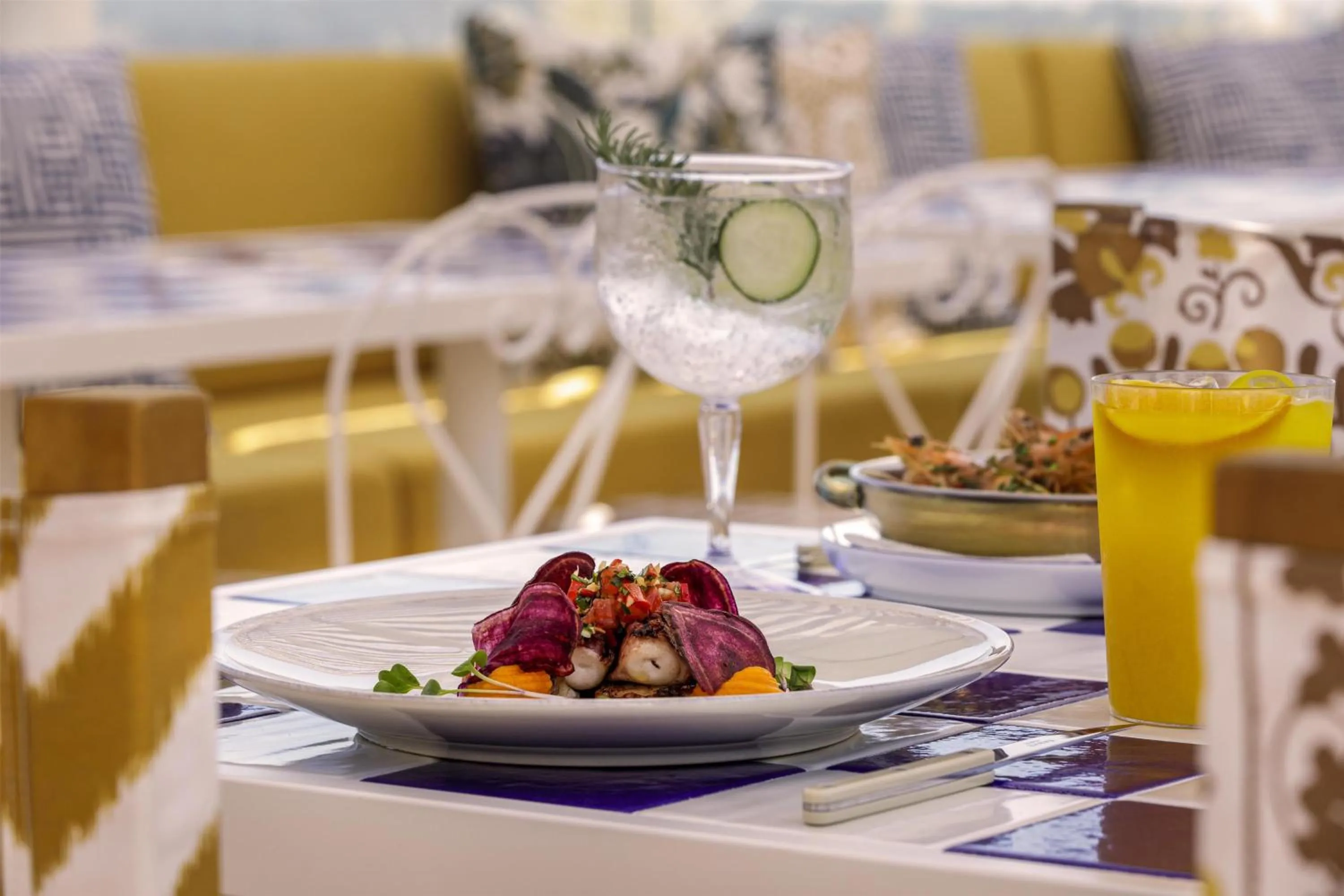 Restaurant/places to eat in Amarello Hotel Praia Santo André, Tapestry Collection by Hilton