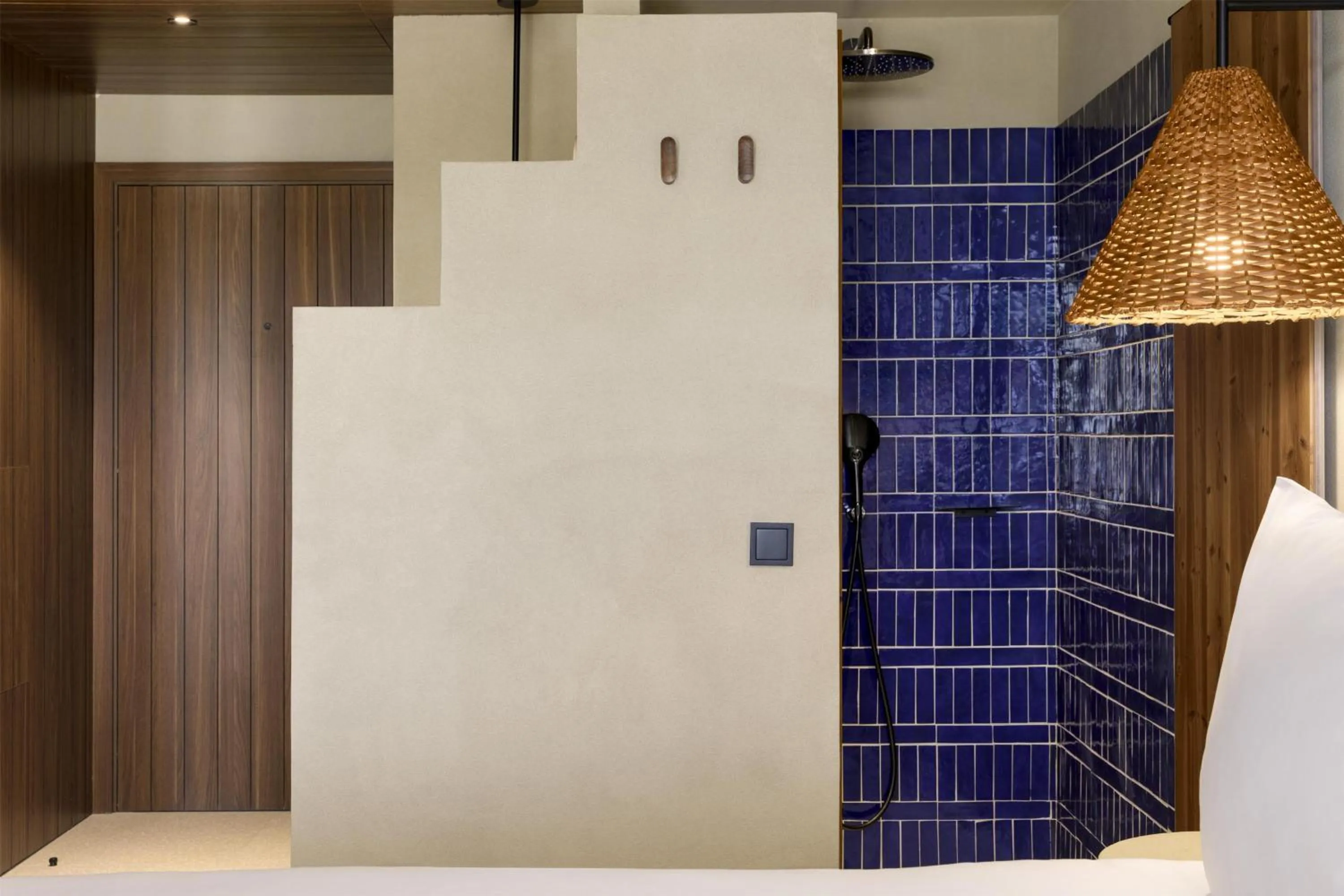 Shower in Amarello Hotel Praia Santo André, Tapestry Collection by Hilton