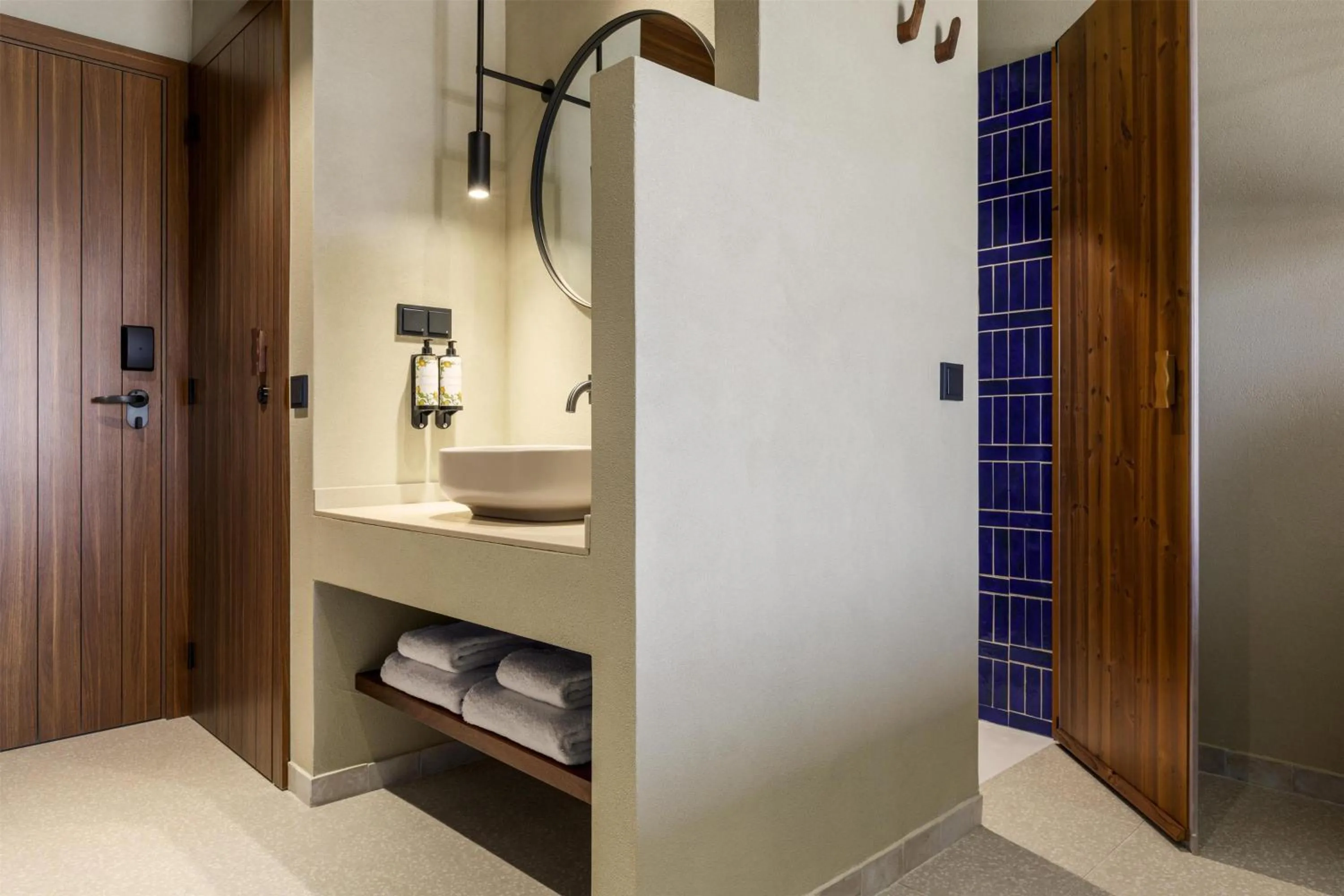 Bathroom in Amarello Hotel Praia Santo André, Tapestry Collection by Hilton