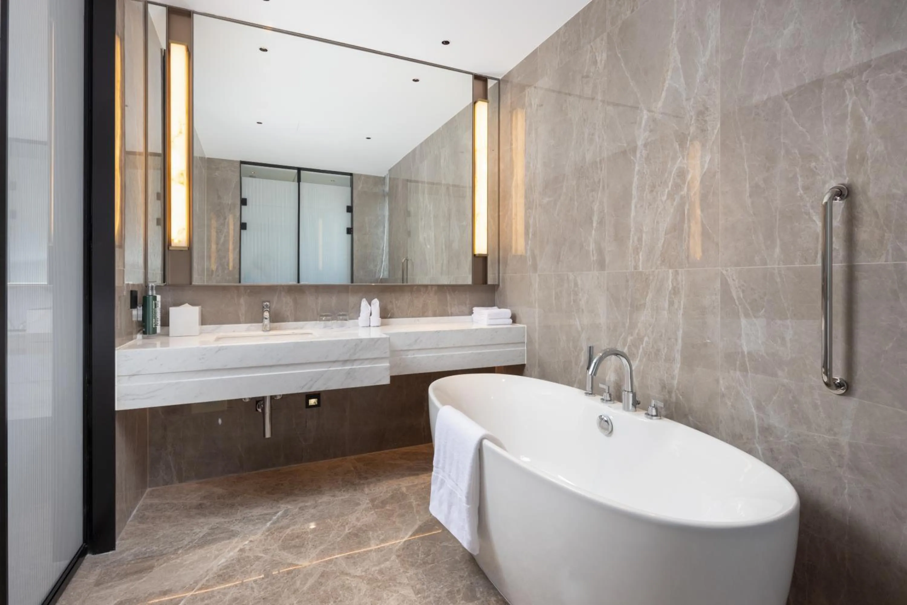 Bath in Hilton Garden Inn Shanghai High-Speed East Railway Station