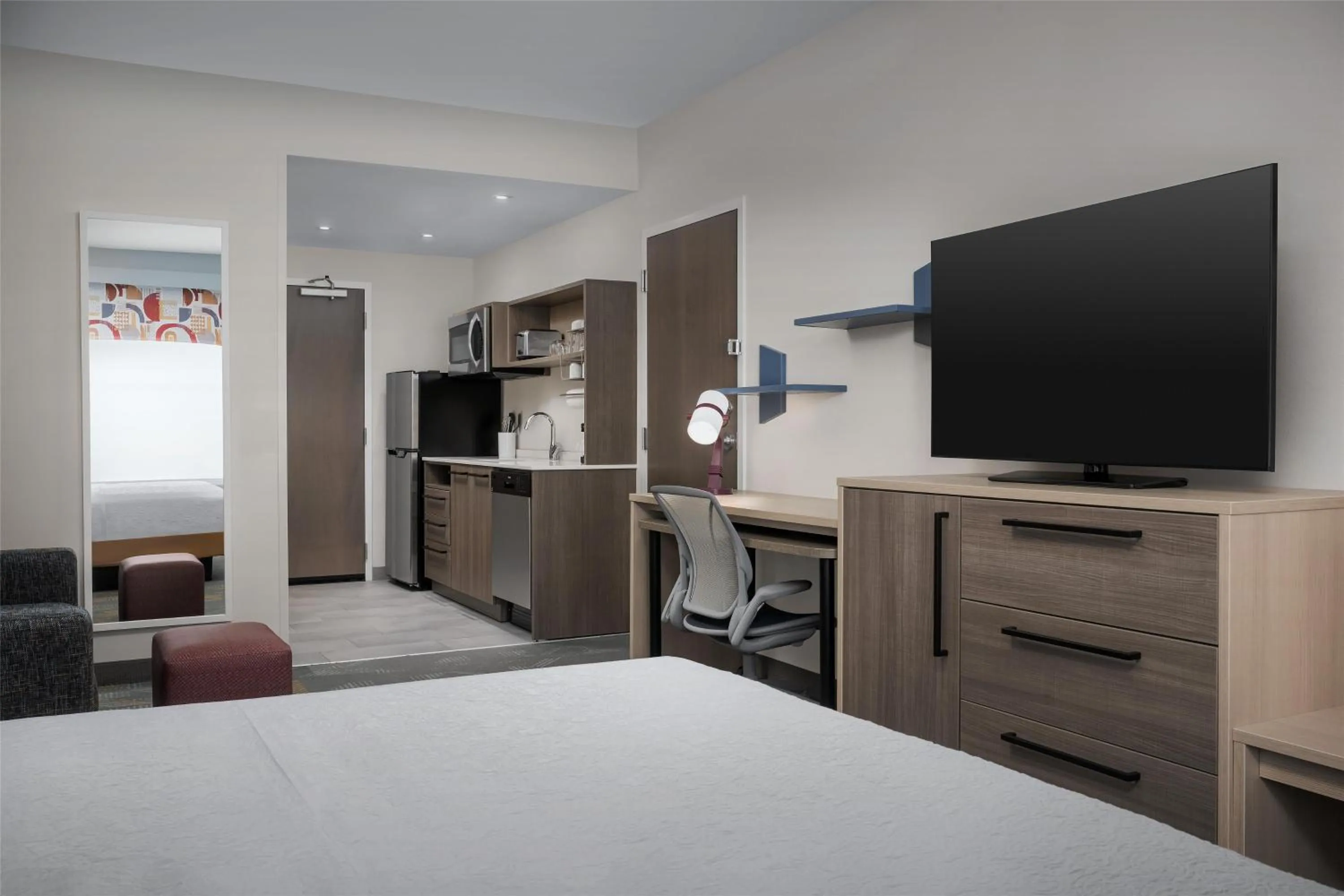 Kitchen or kitchenette, Bed in Home2 Suites By Hilton Tooele