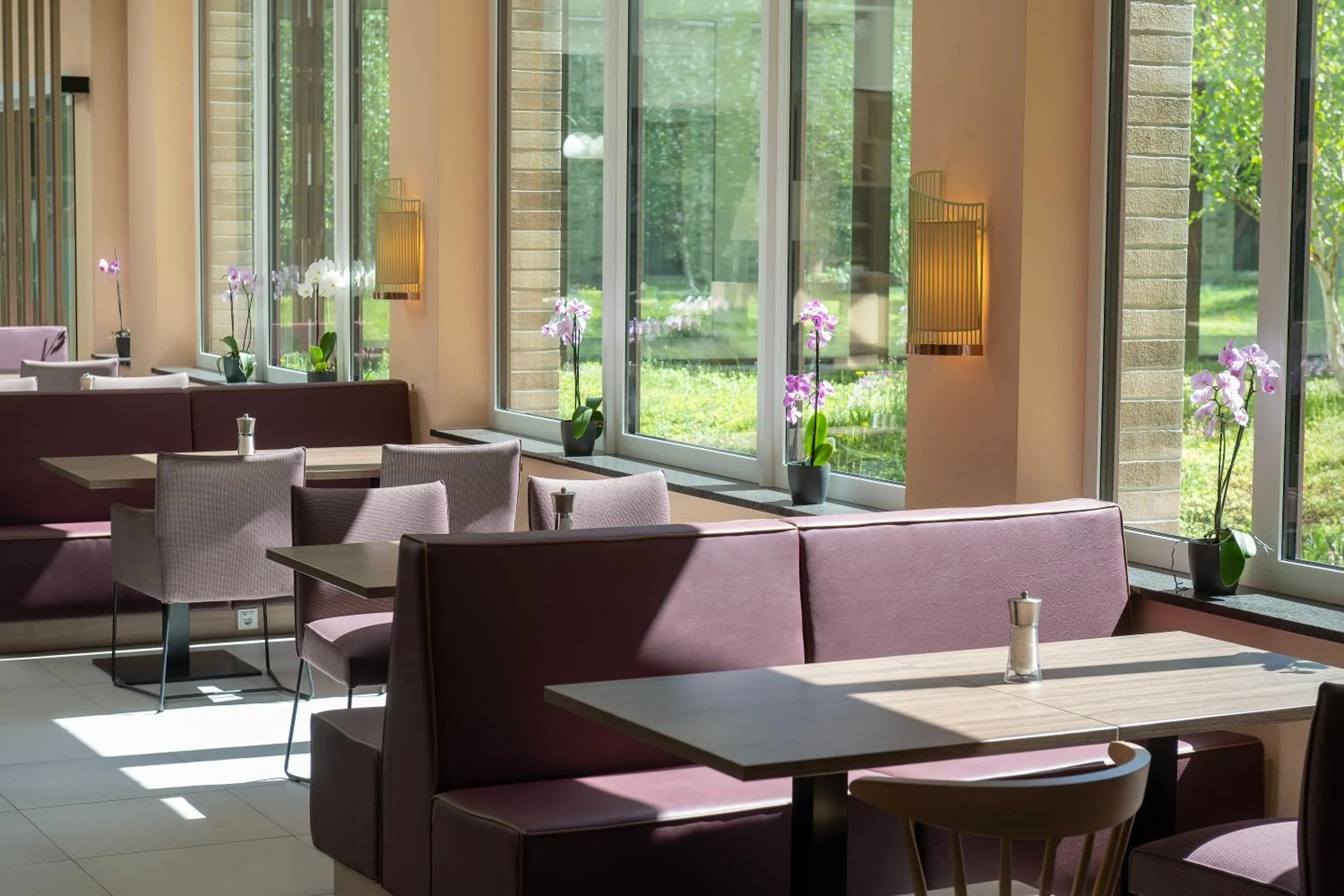 Restaurant/places to eat in Hampton By Hilton Potsdam Babelsberg