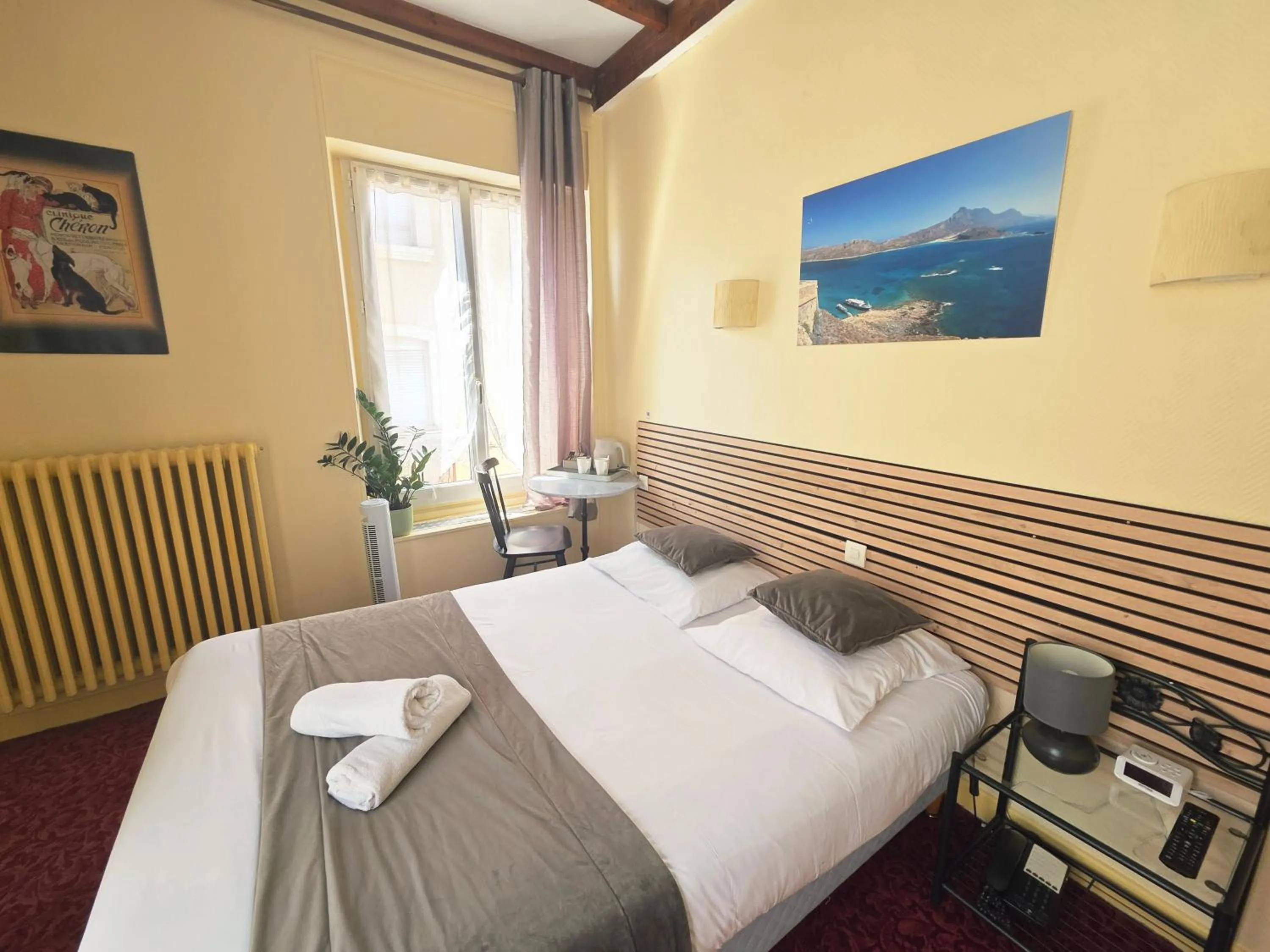 Bed in Hotel Magdeleine