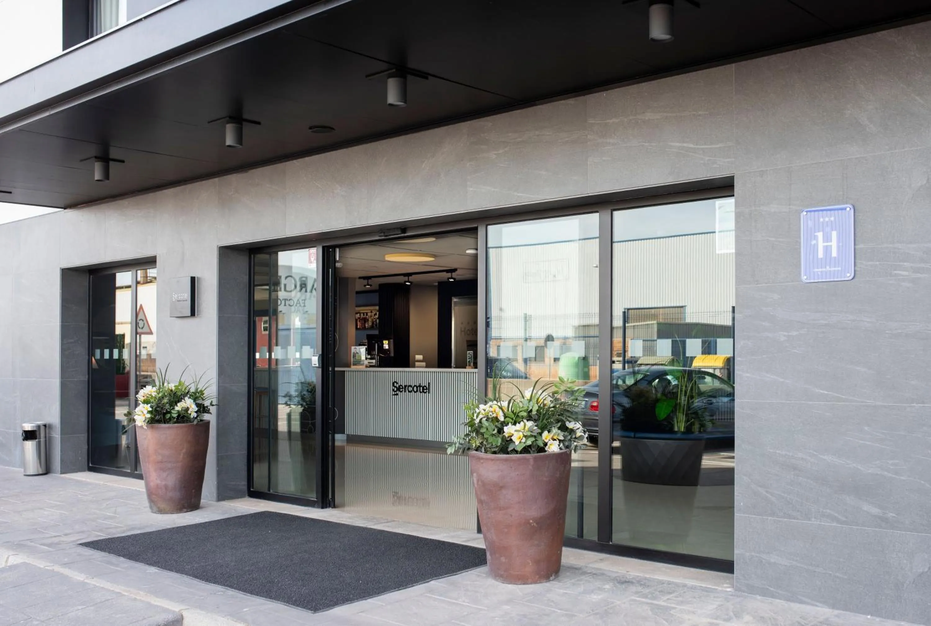 Facade/entrance in Hotel Sercotel Plana Onda