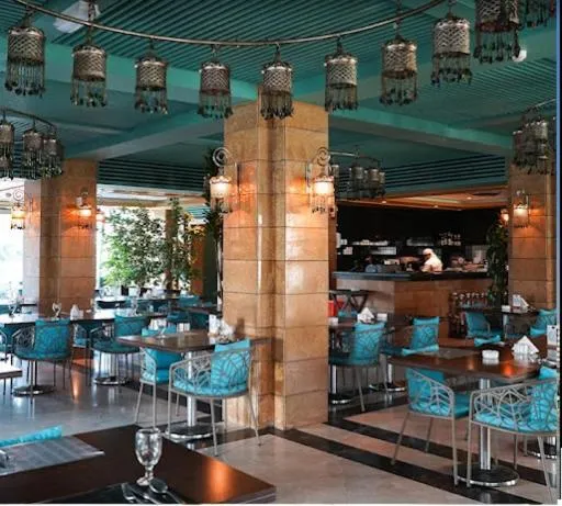 Restaurant/places to eat in BHomed Shaab