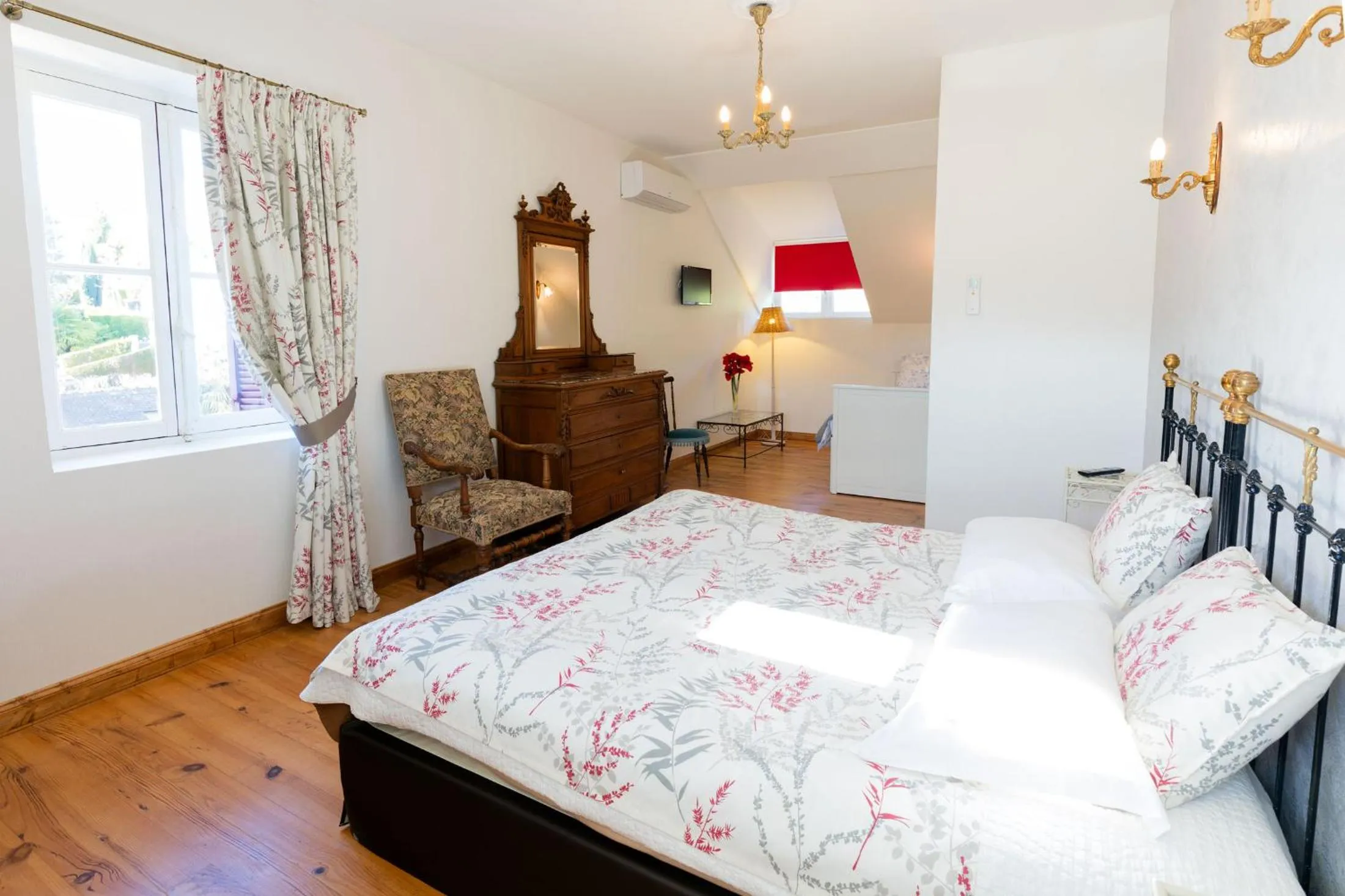 Photo of the whole room in Villa l'Orante