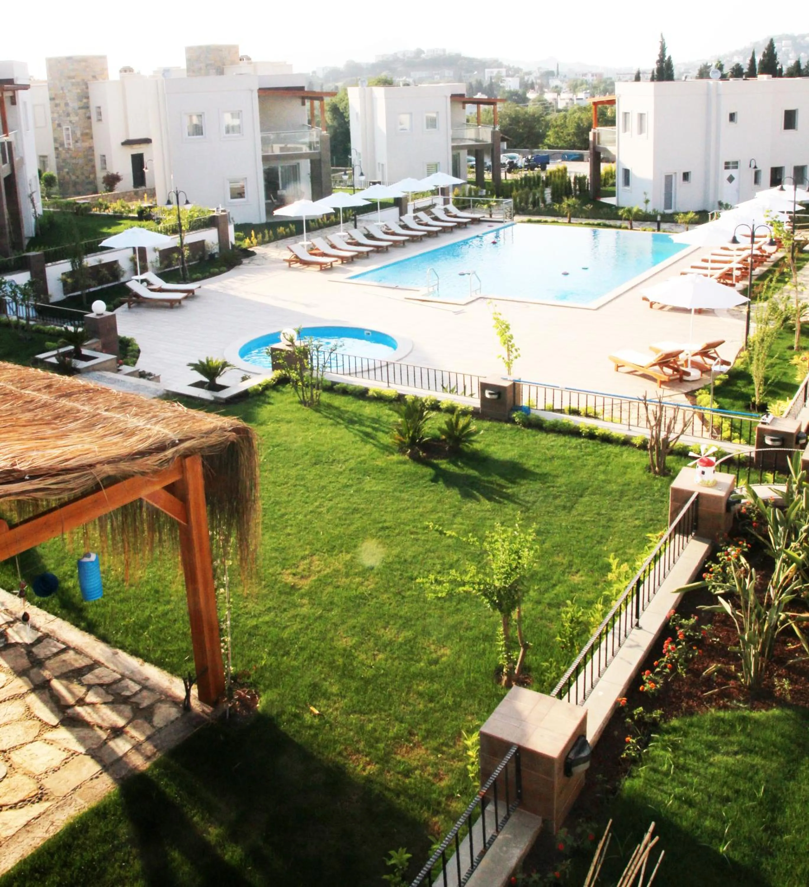 Restaurant/places to eat in Dibek Homes Villa & Hotel