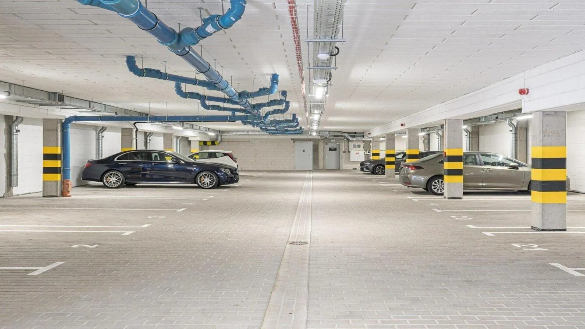 Lobby or reception in B&B HOTEL Leszno