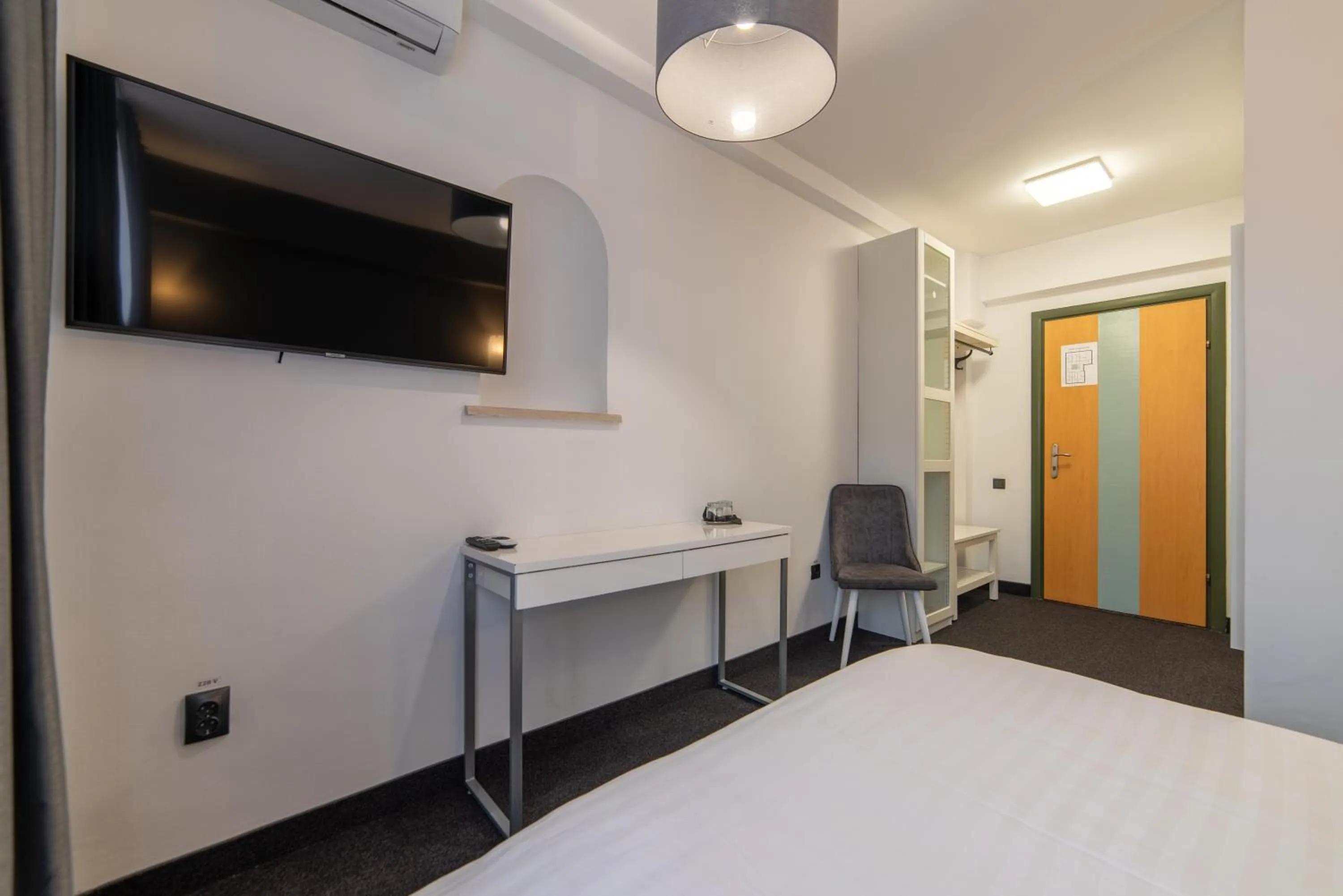 TV and multimedia, Bed in Fullton Central